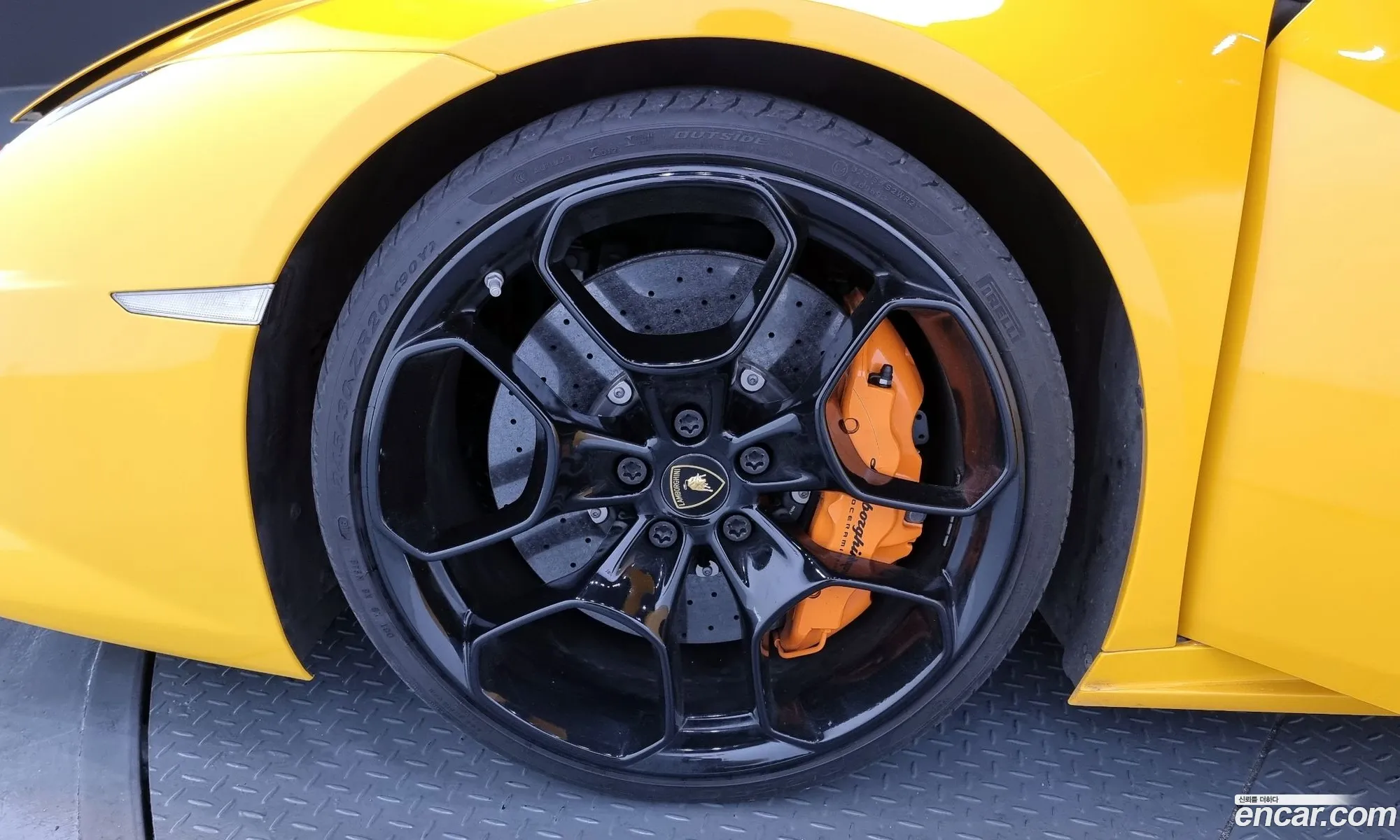 Lamborghini Huracán Huracán Lp610-4 Spider 2017 - фотография 3730482