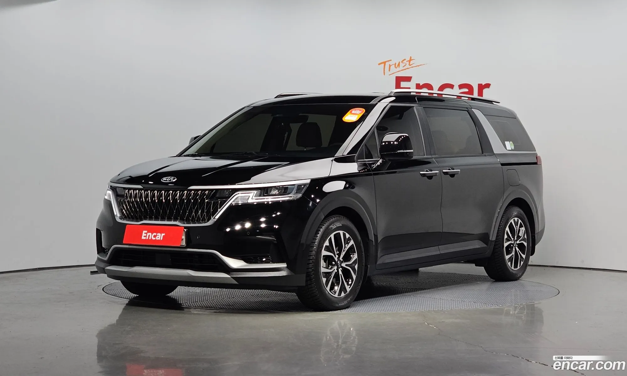 Kia Carnival 11-Seater Prestige 2021 - фотография 11098387