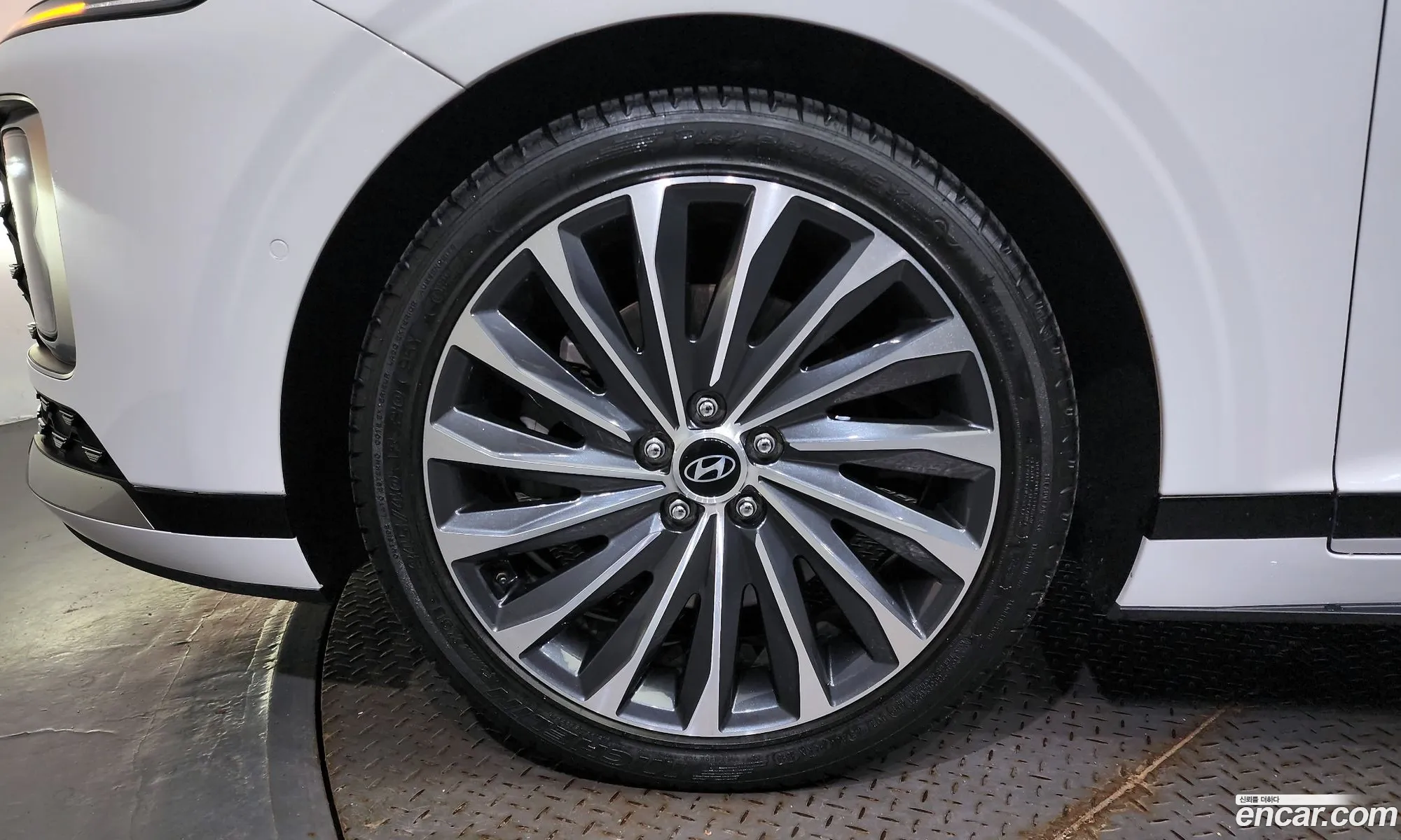 Hyundai Grandeur 35 Lpg 2Wd 2023 - фотография 11953493