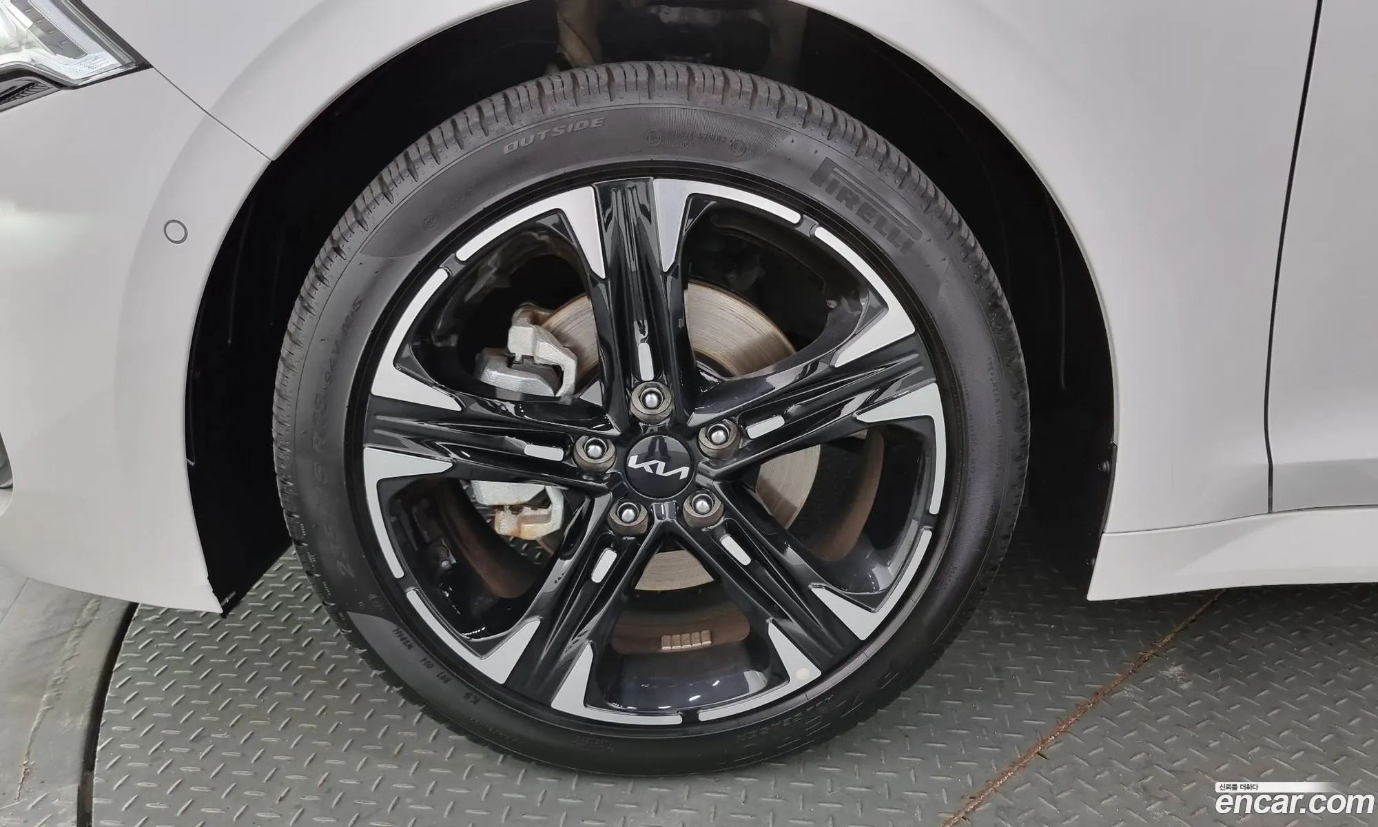 Kia K5 Signature 2023 - фотография 11810494