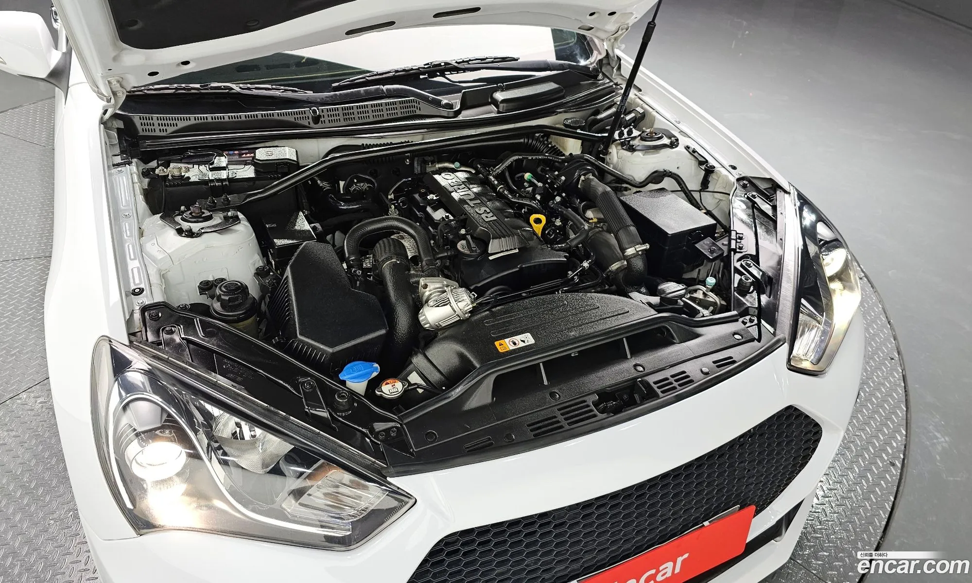 Hyundai Genesis Ii 200 Turbo S 2015 - фотография 11953113