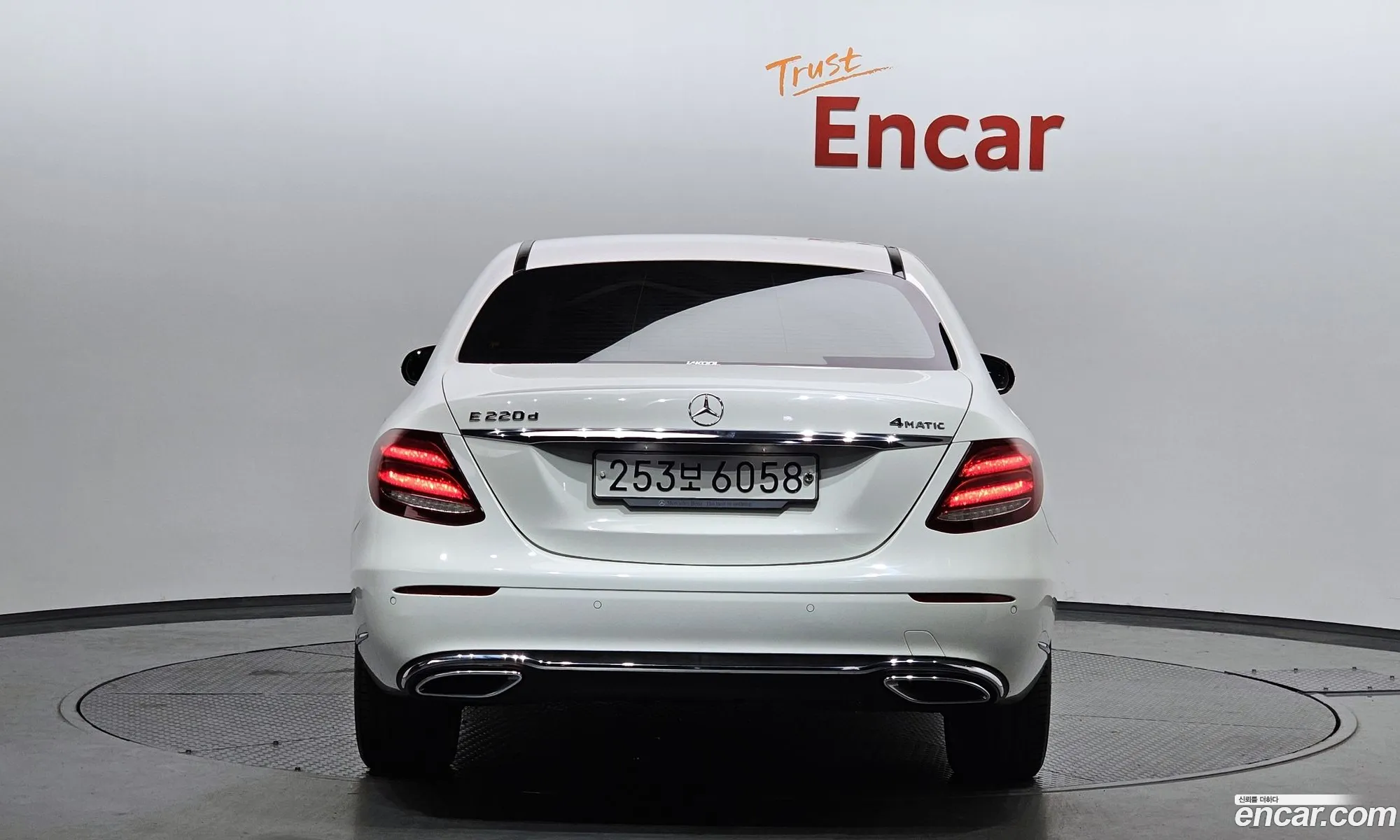 Mercedes-Benz E-Klasse V W213 S213 C238 E220D 4Matic Exclusive 2019 - фотография 13301515