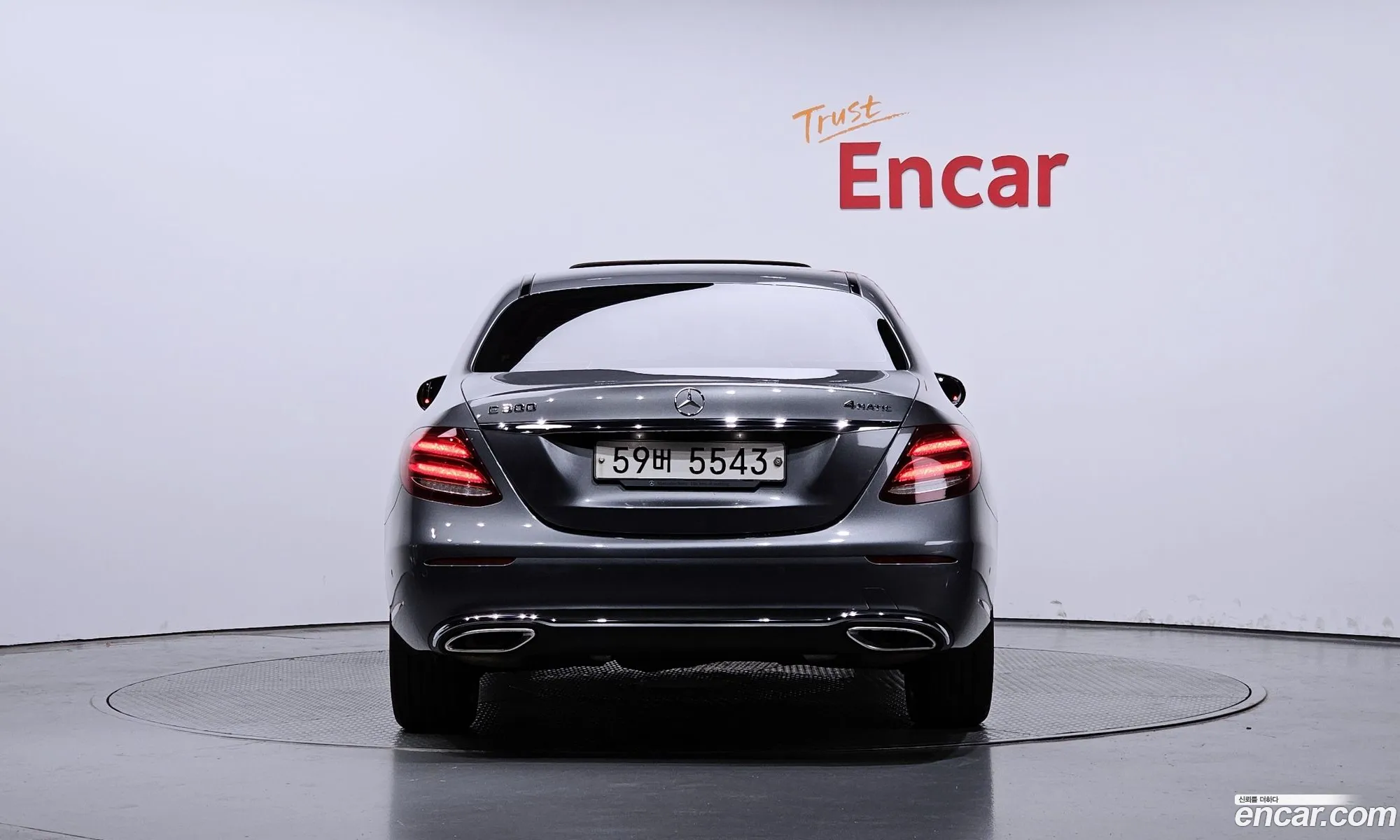 Mercedes-Benz E-Klasse E300 4Matic Avantgarde Intelligent Drive 2017 - фотография 12093333