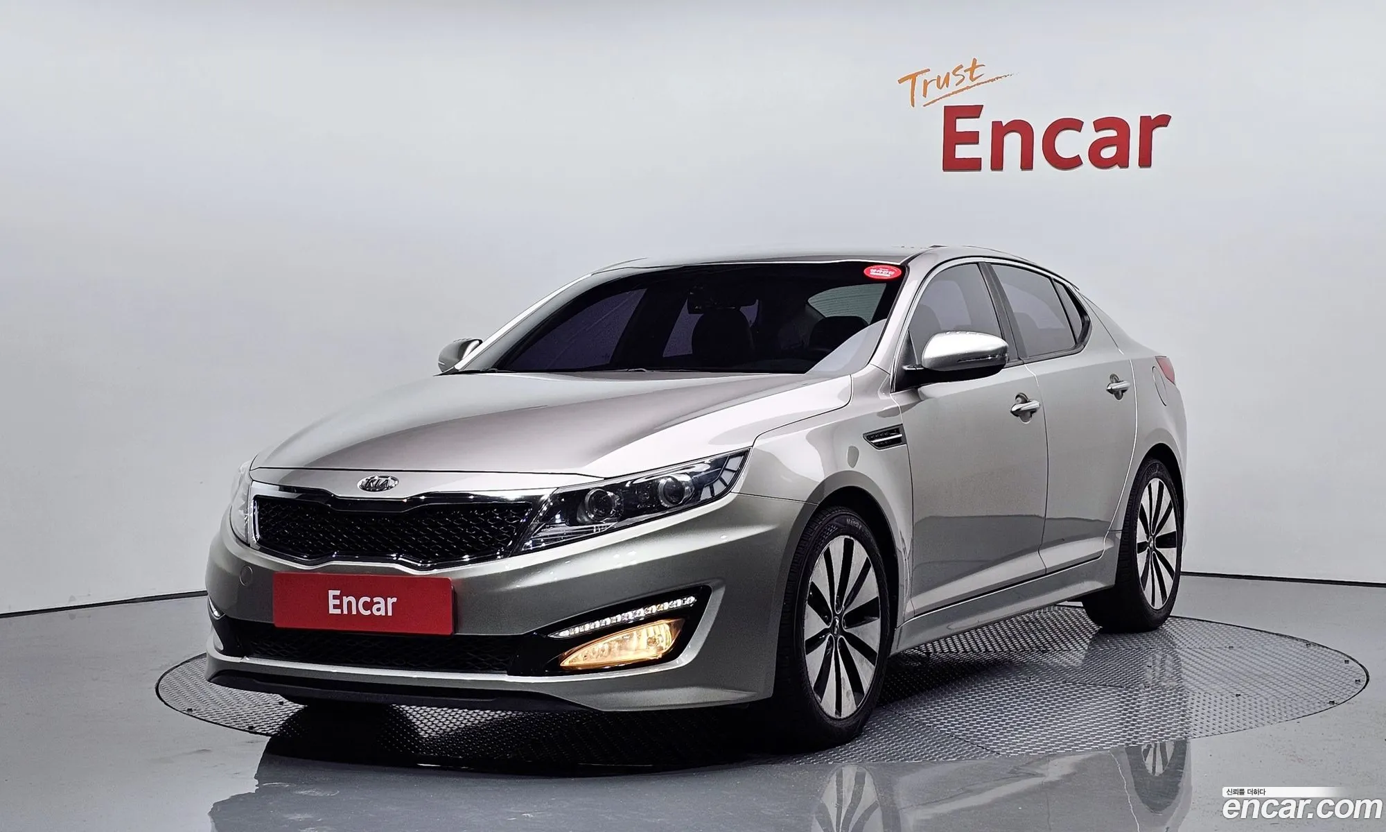 Kia K5 I 20 Prestige 2011 - фотография 17440406