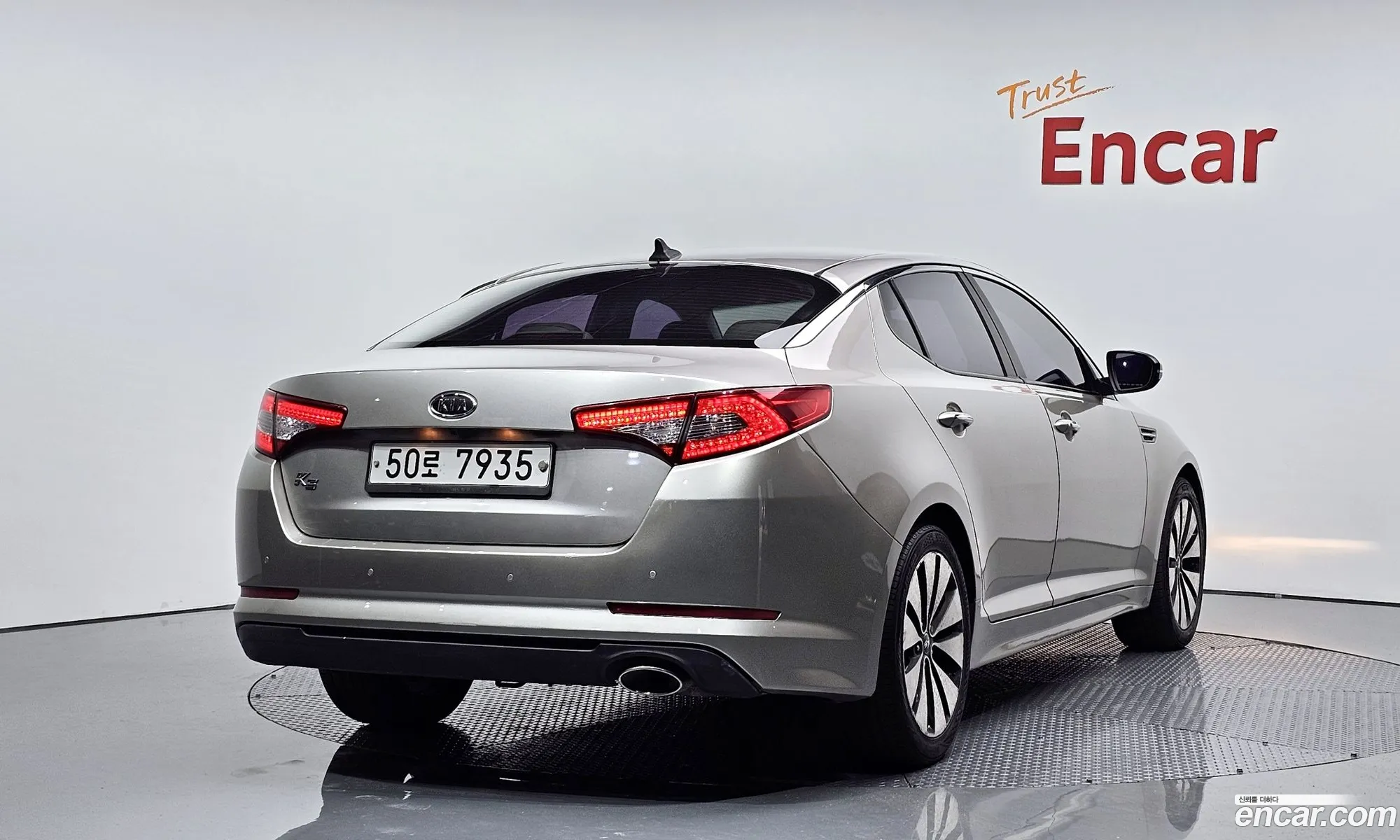 Kia K5 I 20 Prestige 2011 - фотография 17440407