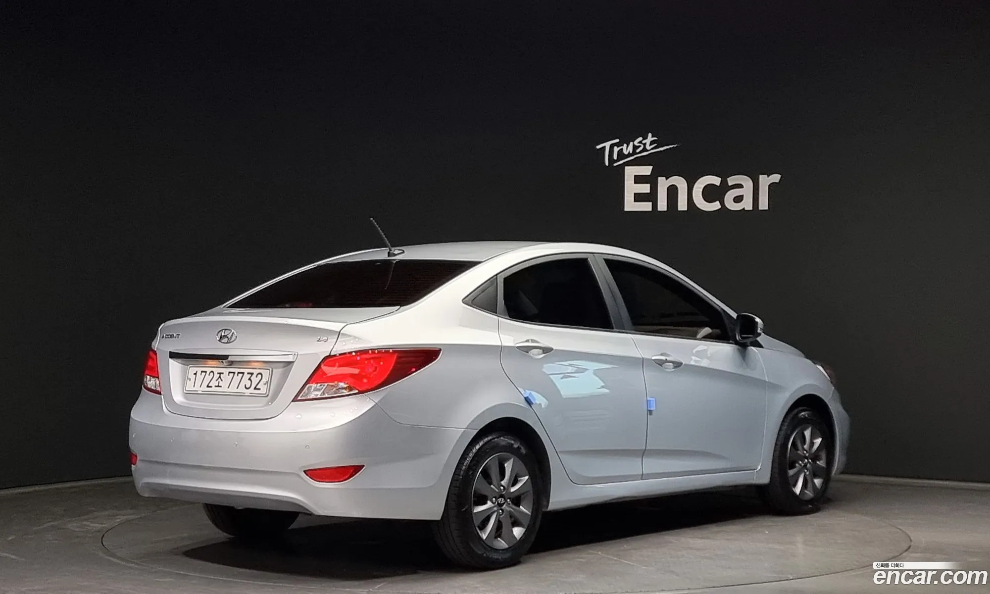 Hyundai Accent New Model 14 Vvt Modern - фотография 13594415