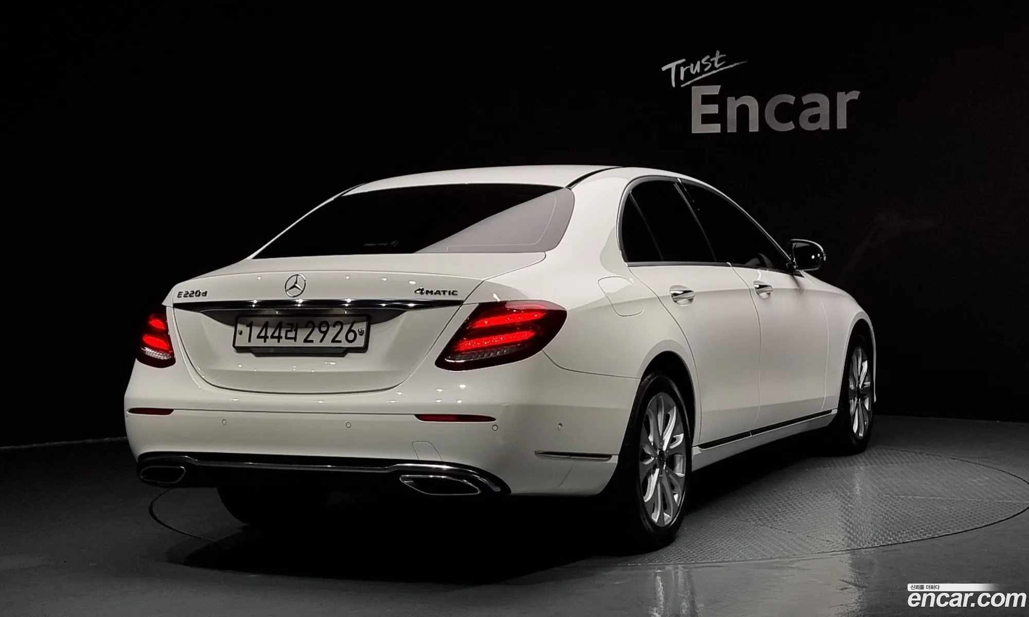 Mercedes-Benz E-Klasse V W213 S213 C238 E220D 4Matic Exclusive 2019 - фотография 14135201