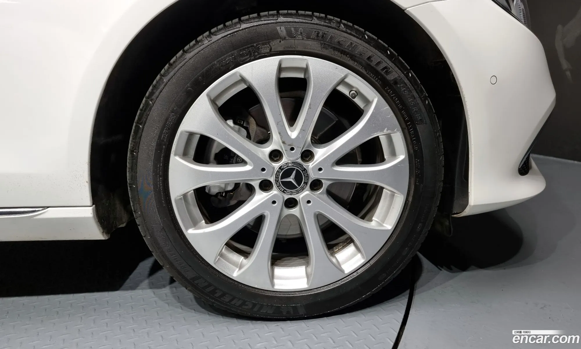 Mercedes-Benz E-Klasse V W213 S213 C238 E220D 4Matic Exclusive 2019 - фотография 14135204