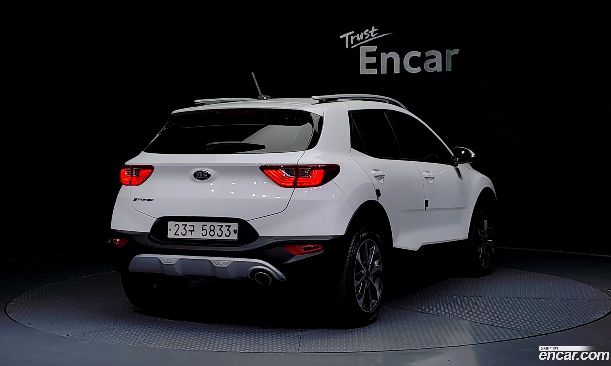 Kia Stonic Stonic Diesel 16 2018 - фотография 16088880