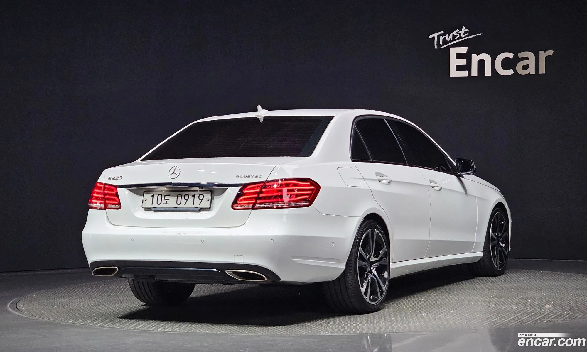 Mercedes-Benz E-Klasse E220 Bluetec Avant Garde Sports 2016 - фотография 12470205