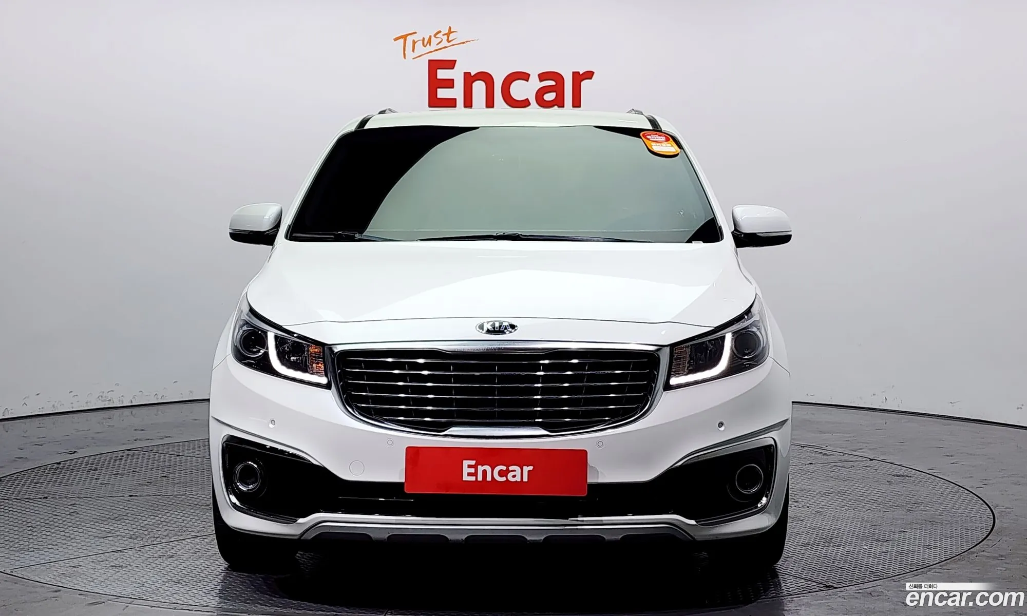 Kia Carnival 9-Seater Noblesse 2016 - фотография 11258933