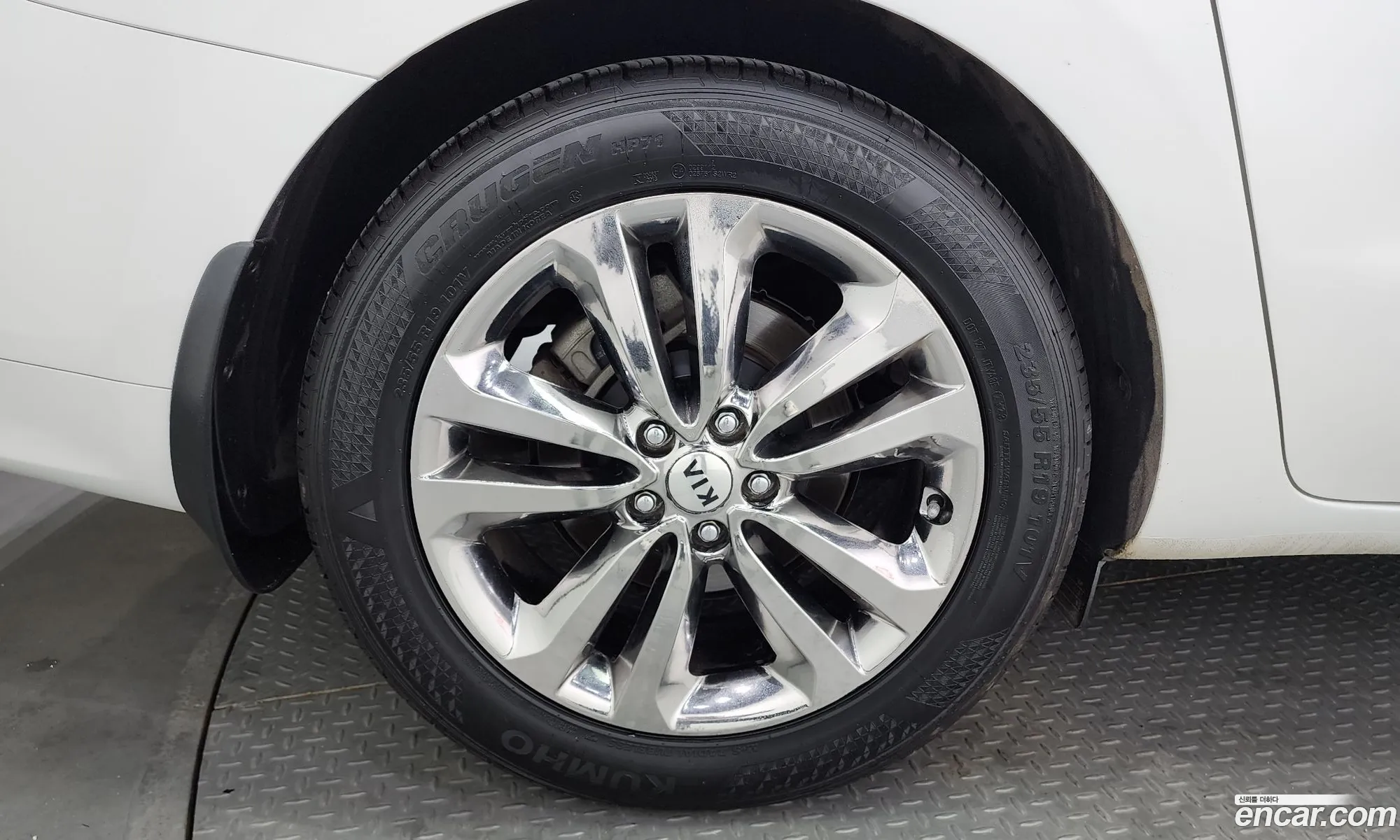 Kia Carnival 9-Seater Noblesse 2016 - фотография 11258935