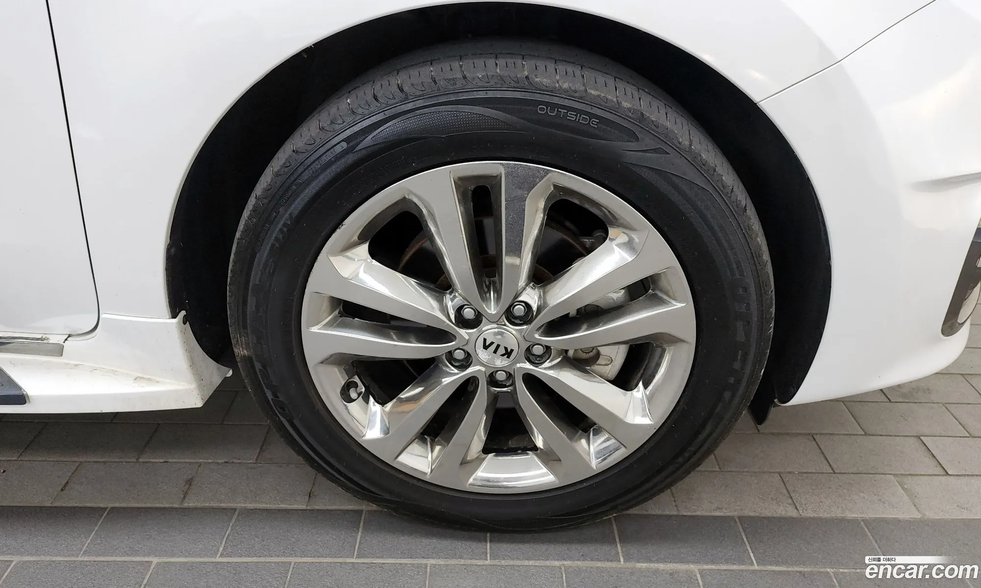 Kia Carnival 9-Seater Prestige 2018 - фотография 12277910