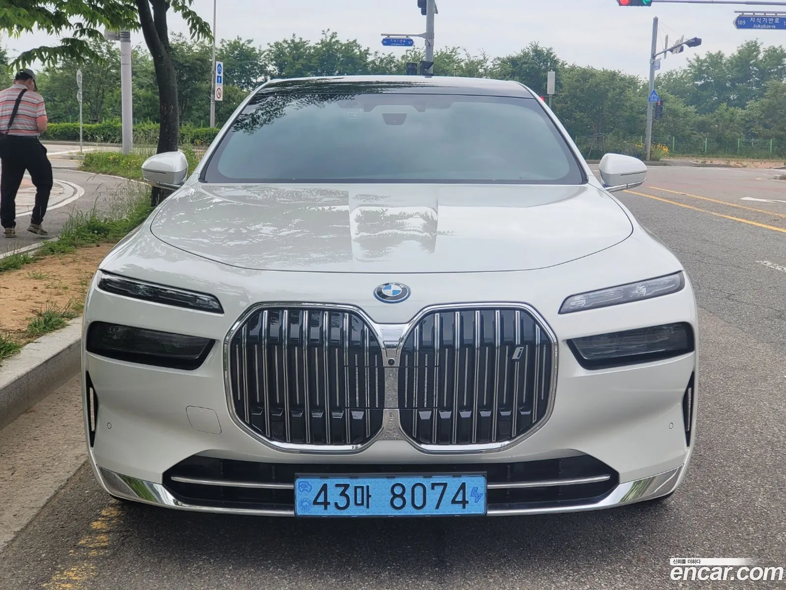 BMW I7 xDrive 60 Design Pure Excellence 2023 - фотография 15631067