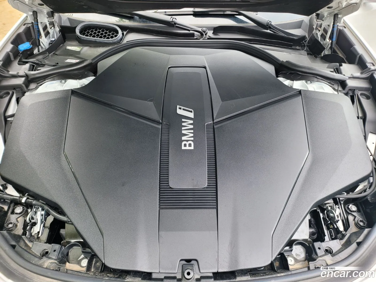 BMW I7 xDrive 60 Design Pure Excellence 2023 - фотография 15631070