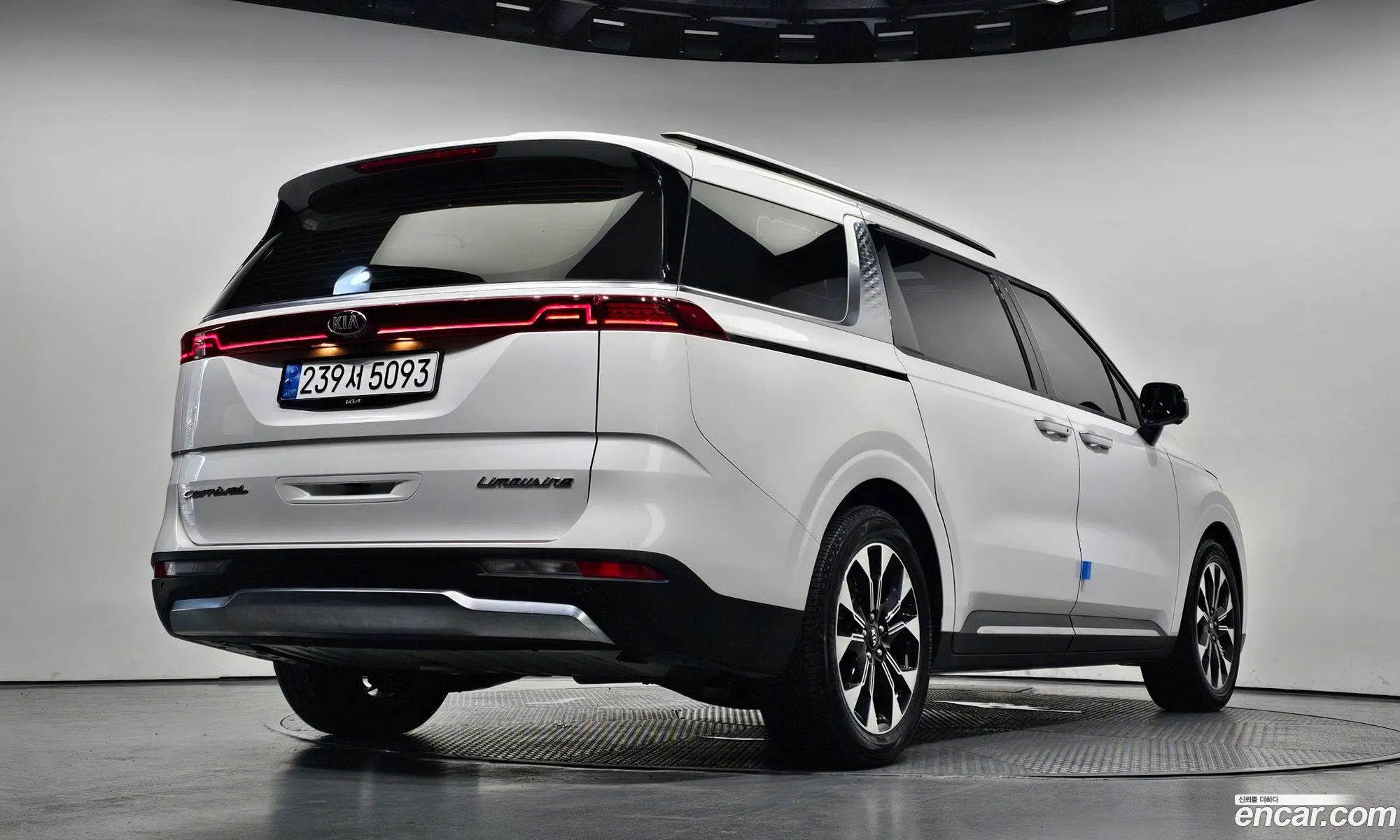 Kia Carnival 7-Seater Signature 2021 - фотография 17311707