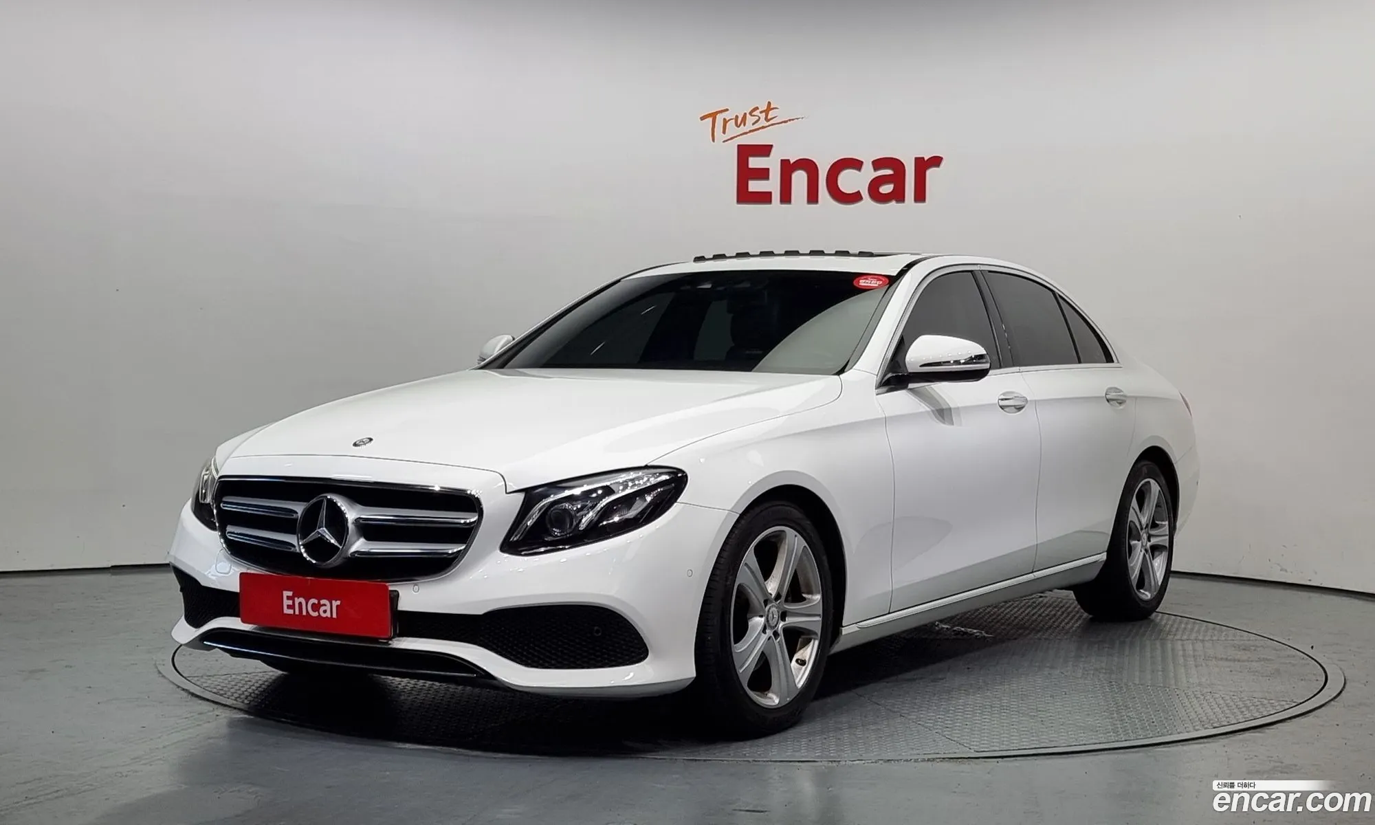Benz E-Class W213 E220D Avantgarde - фотография 12686871