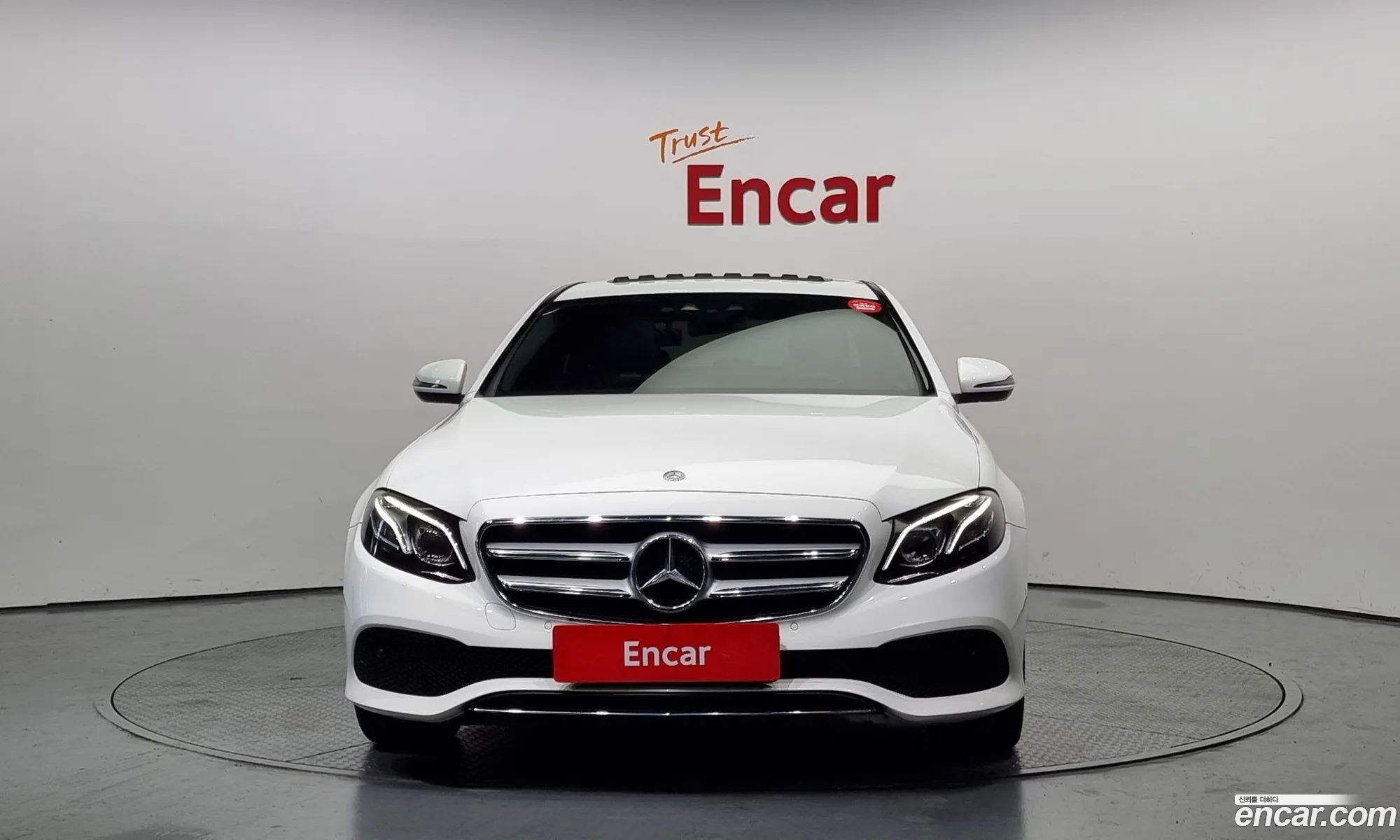 Benz E-Class W213 E220D Avantgarde - фотография 12686873