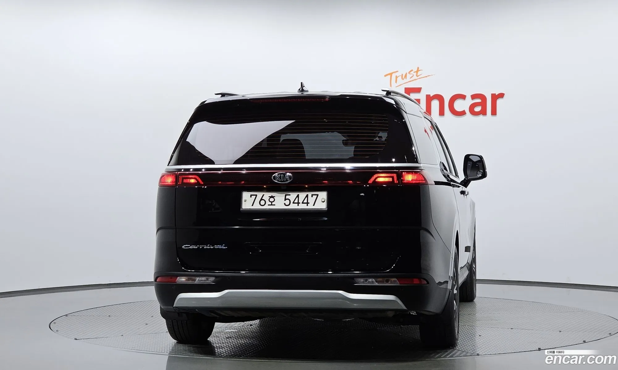 Kia Carnival 11-Seater Prestige 2021 - фотография 12500477