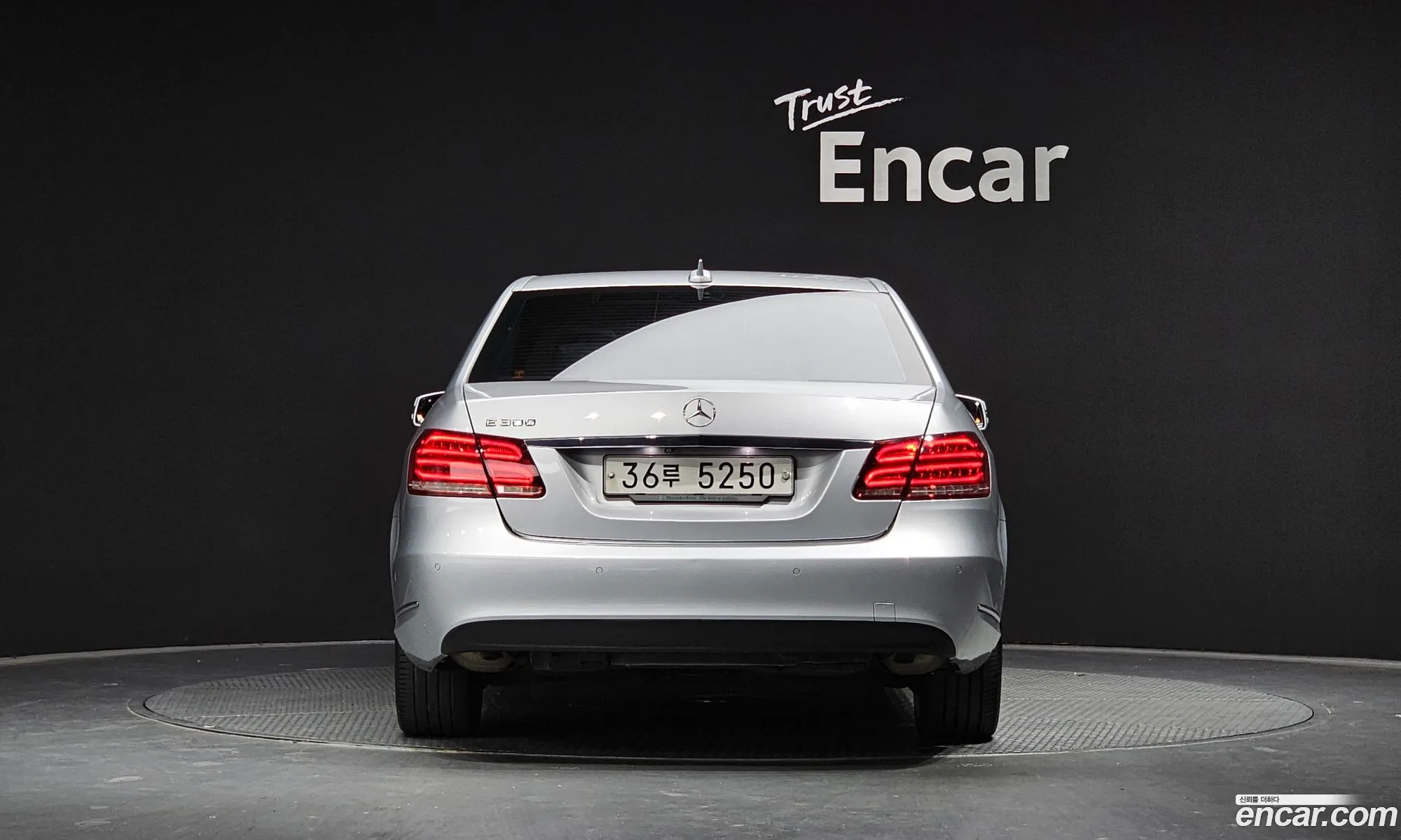 Mercedes-Benz E-Klasse E300 Elegance 2016 - фотография 12677004