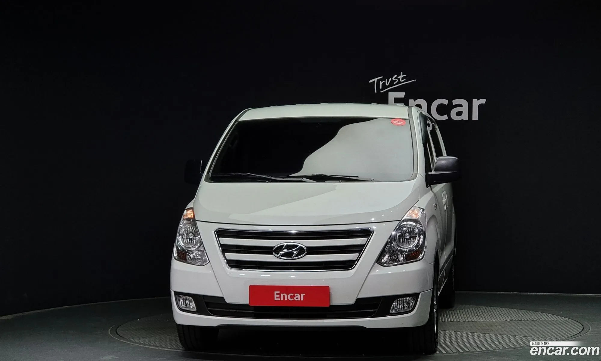 Hyundai Starex 5-Seater Van 2018 - фотография 18958809