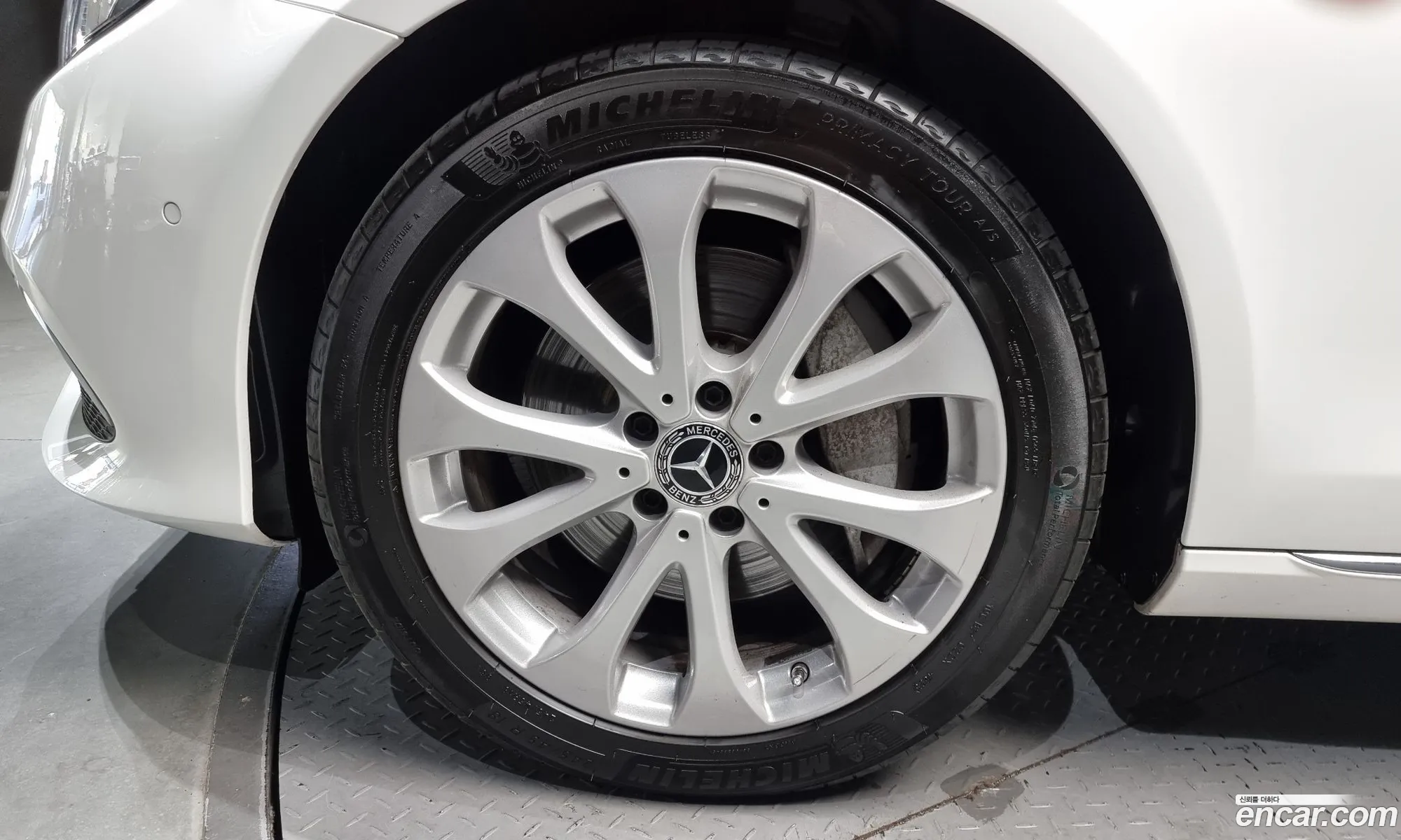 Mercedes-Benz E-Klasse V W213 S213 C238 E300 4Matic Exclusive 2019 - фотография 14046488