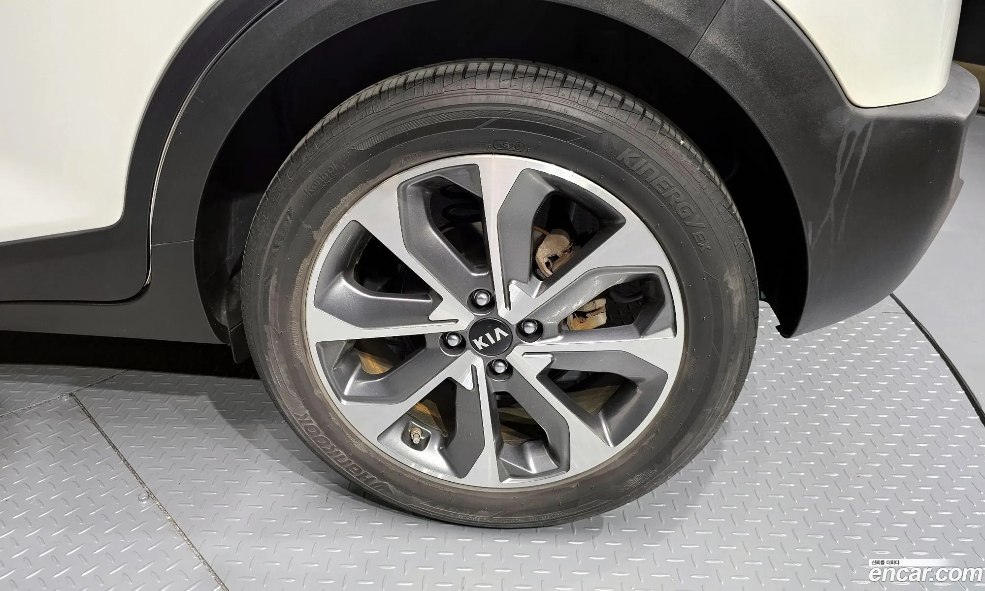 Kia Stonic Stonic 14 2018 - фотография 19836828