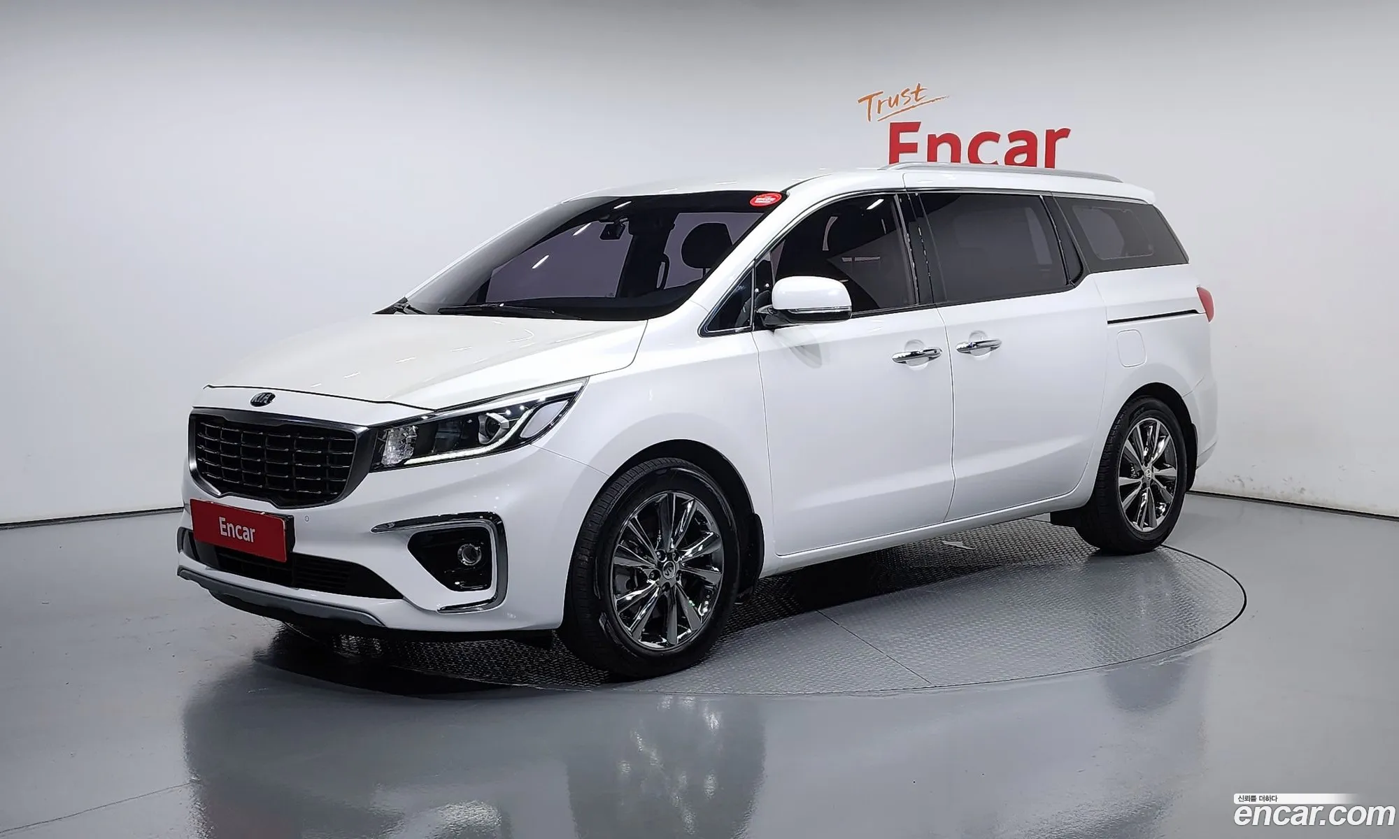 Kia Carnival 9-Seater Prestige 2020 - фотография 16053979