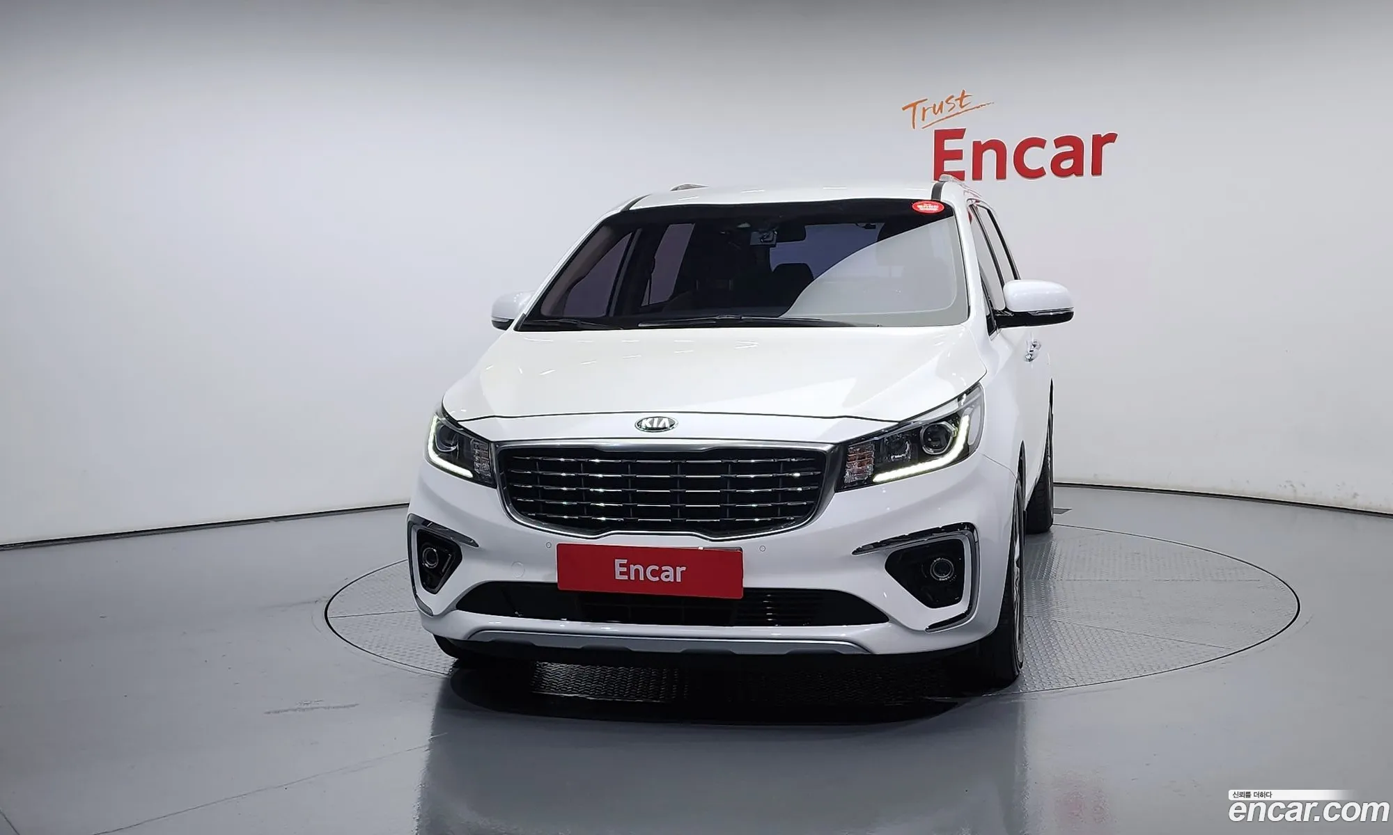 Kia Carnival 9-Seater Prestige 2020 - фотография 16053982