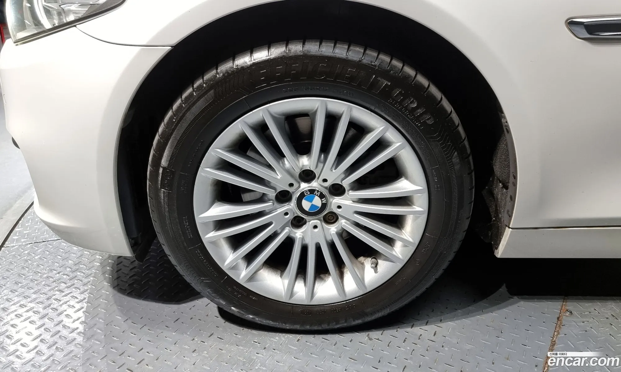 BMW 5 Series F10 520D xDrive - фотография 18043178