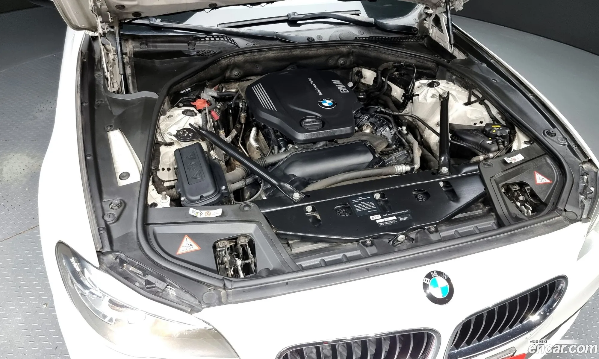 BMW 5 Series F10 520D xDrive - фотография 18043179