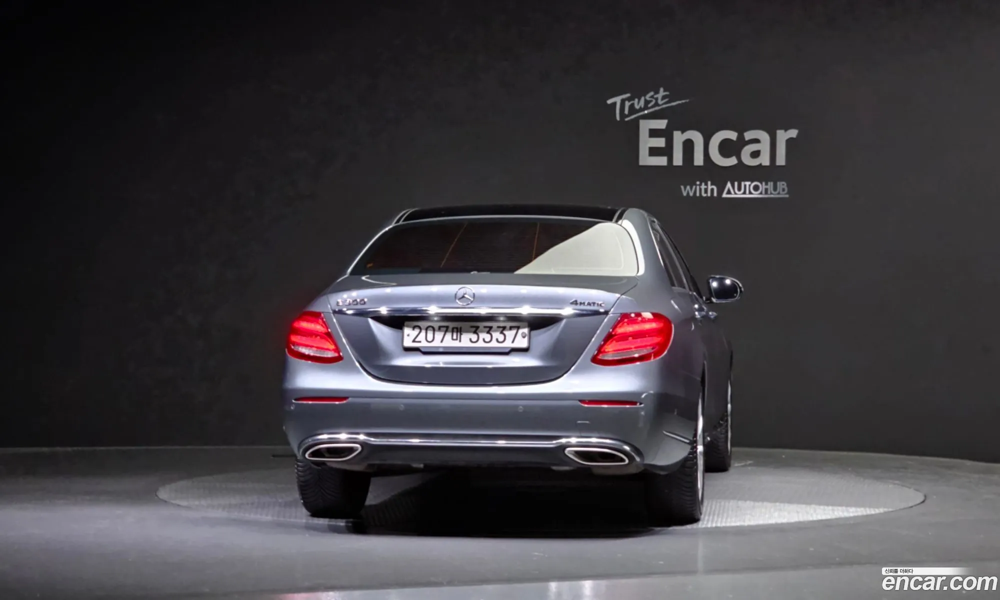 Benz E-Class W213 E300 4Matic Exclusive - фотография 13175938