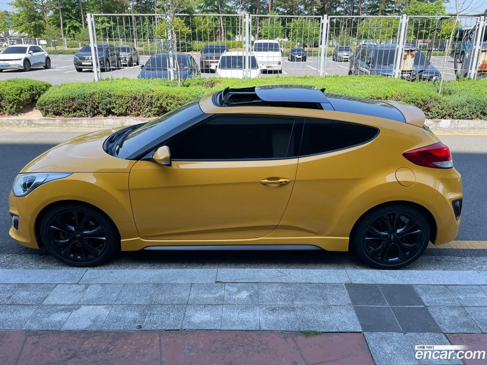 Hyundai Veloster 16 Turbo Despec 2015 - фотография 16009011