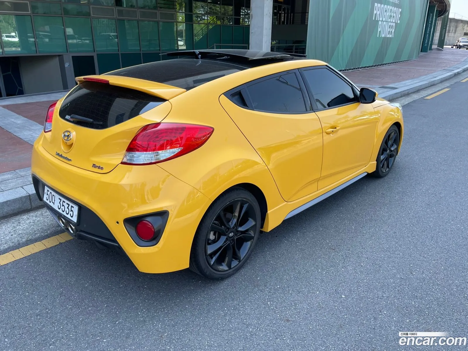 Hyundai Veloster 16 Turbo Despec 2015 - фотография 16009014