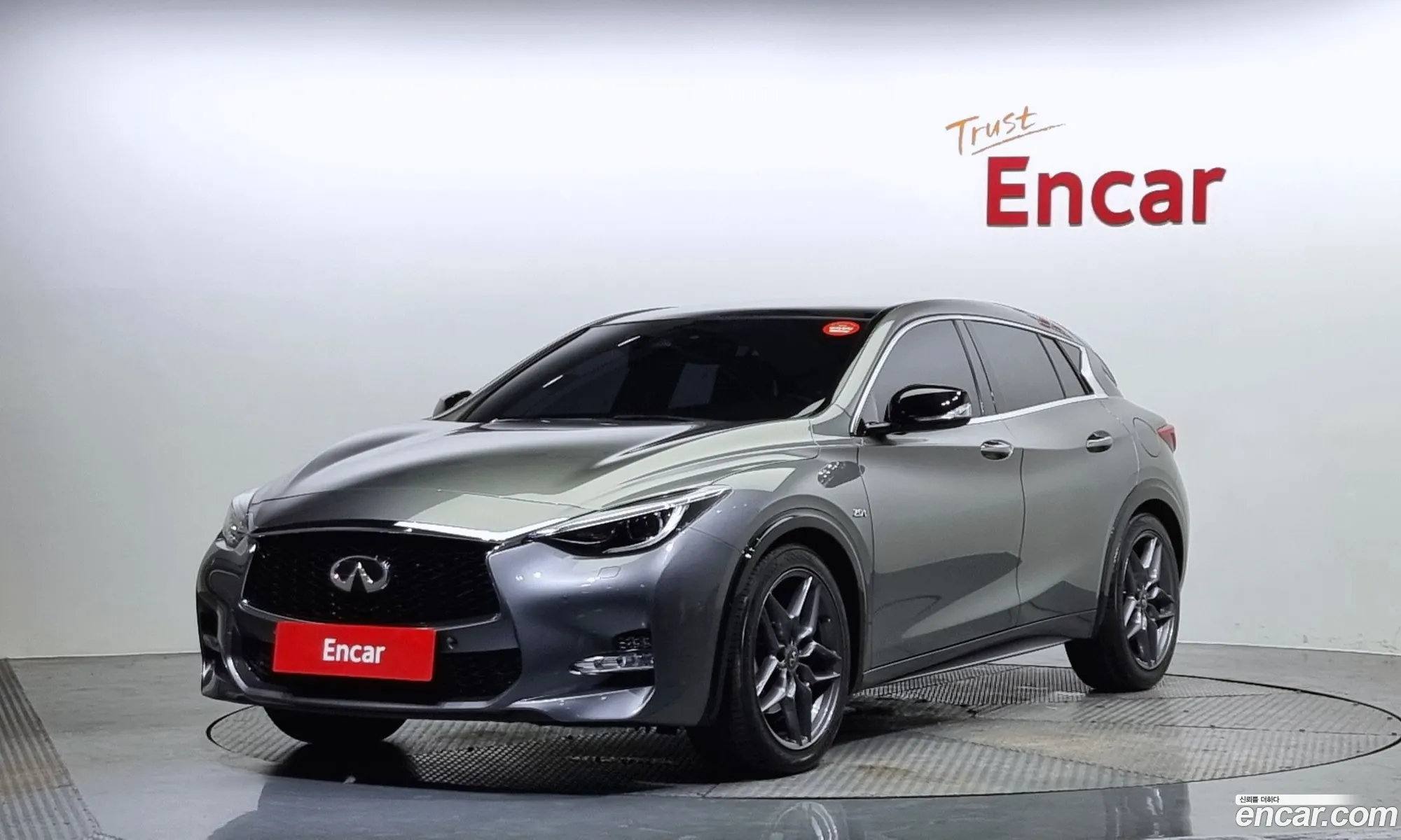 Infiniti Q30 Q30 20 Premium 2017 - фотография 3795104