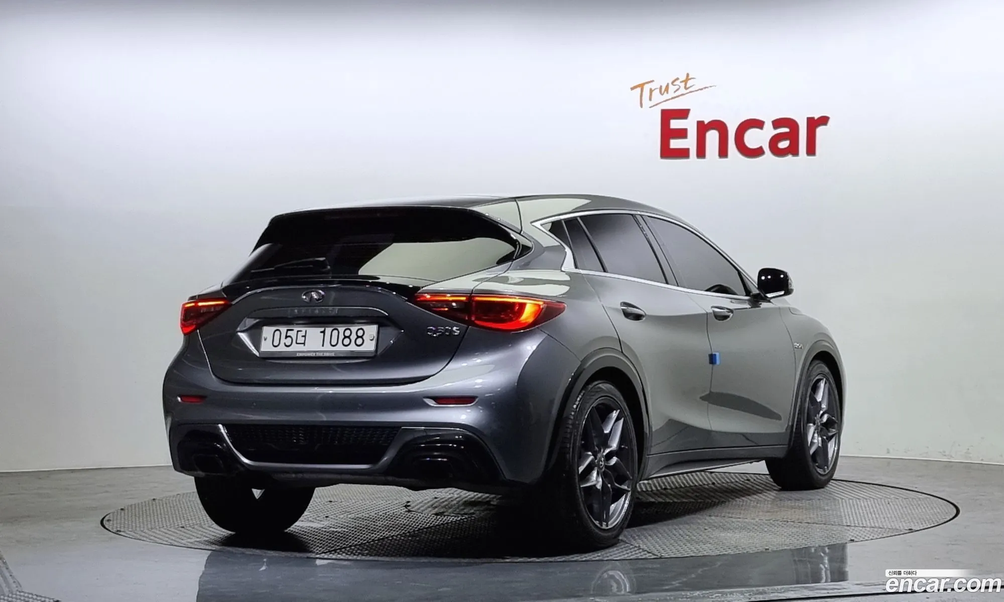 Infiniti Q30 Q30 20 Premium 2017 - фотография 3795105