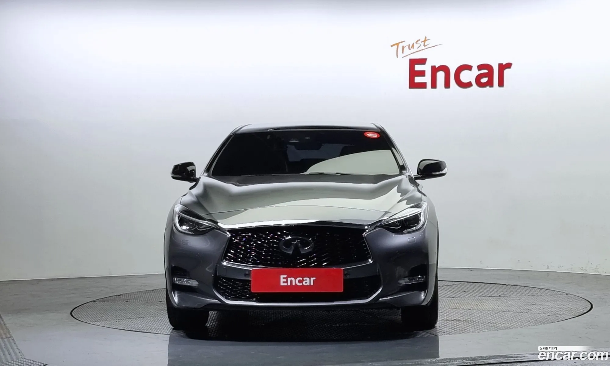 Infiniti Q30 Q30 20 Premium 2017 - фотография 3795106
