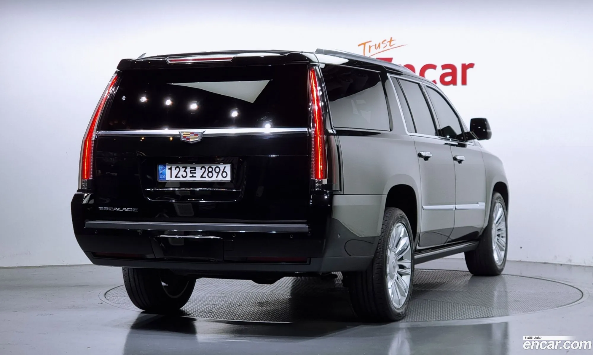 Cadillac Escalade Iv 62 Esv 2018 - фотография 14538513