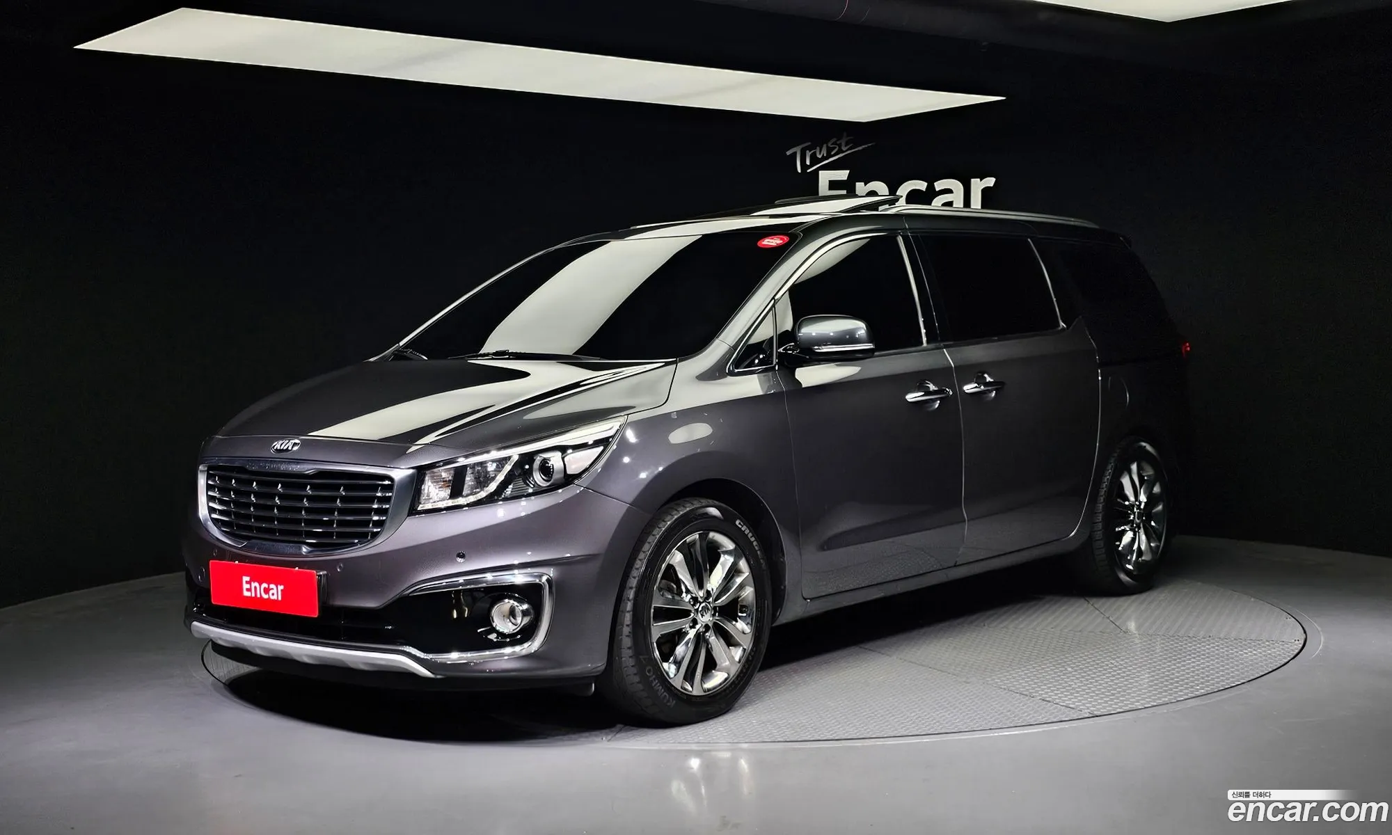 Kia Carnival 9-Seater Prestige 2016 - фотография 12469619