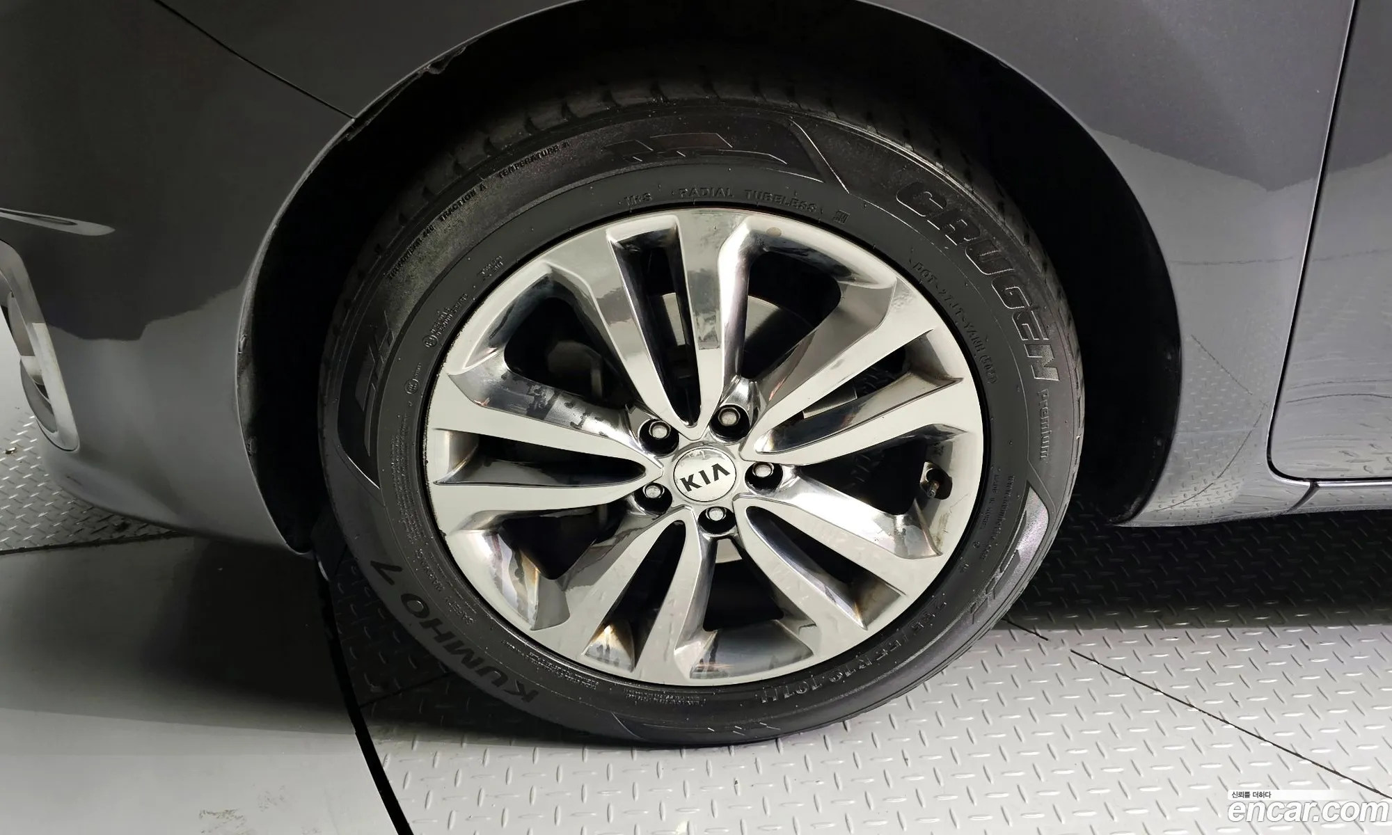 Kia Carnival 9-Seater Prestige 2016 - фотография 12469623