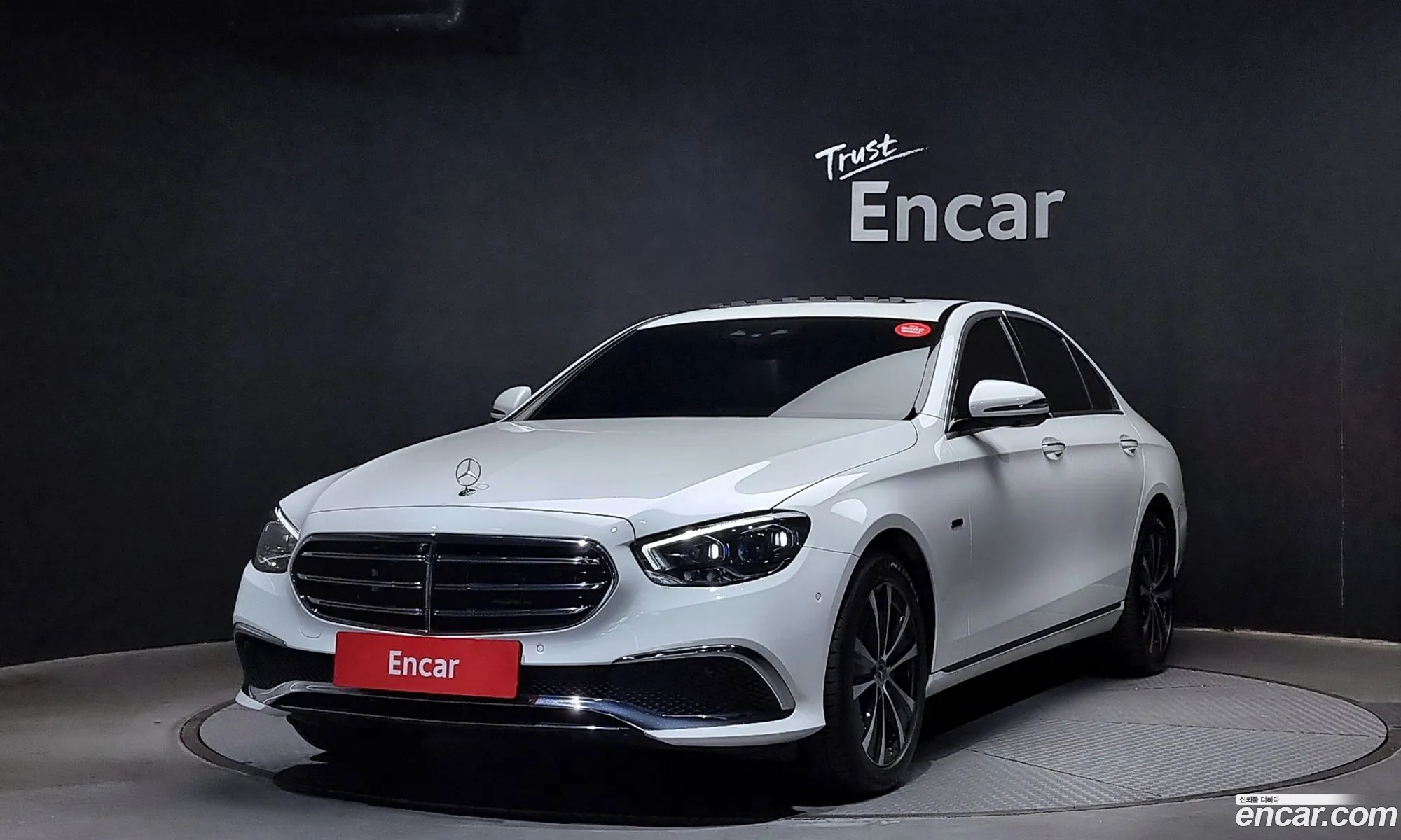 Mercedes-Benz E-Klasse V W213 S213 C238 E300E 4Matic Exclusive 2021 - фотография 12784004