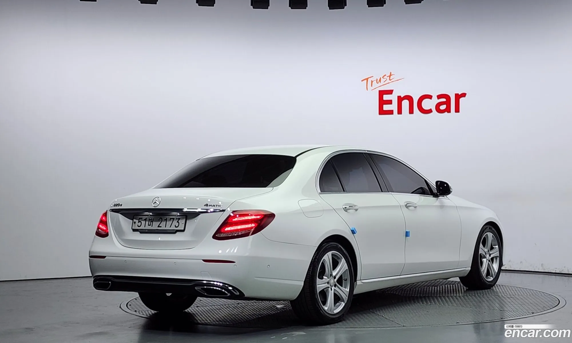 Benz E-Class W213 E220D Avantgarde - фотография 19183235
