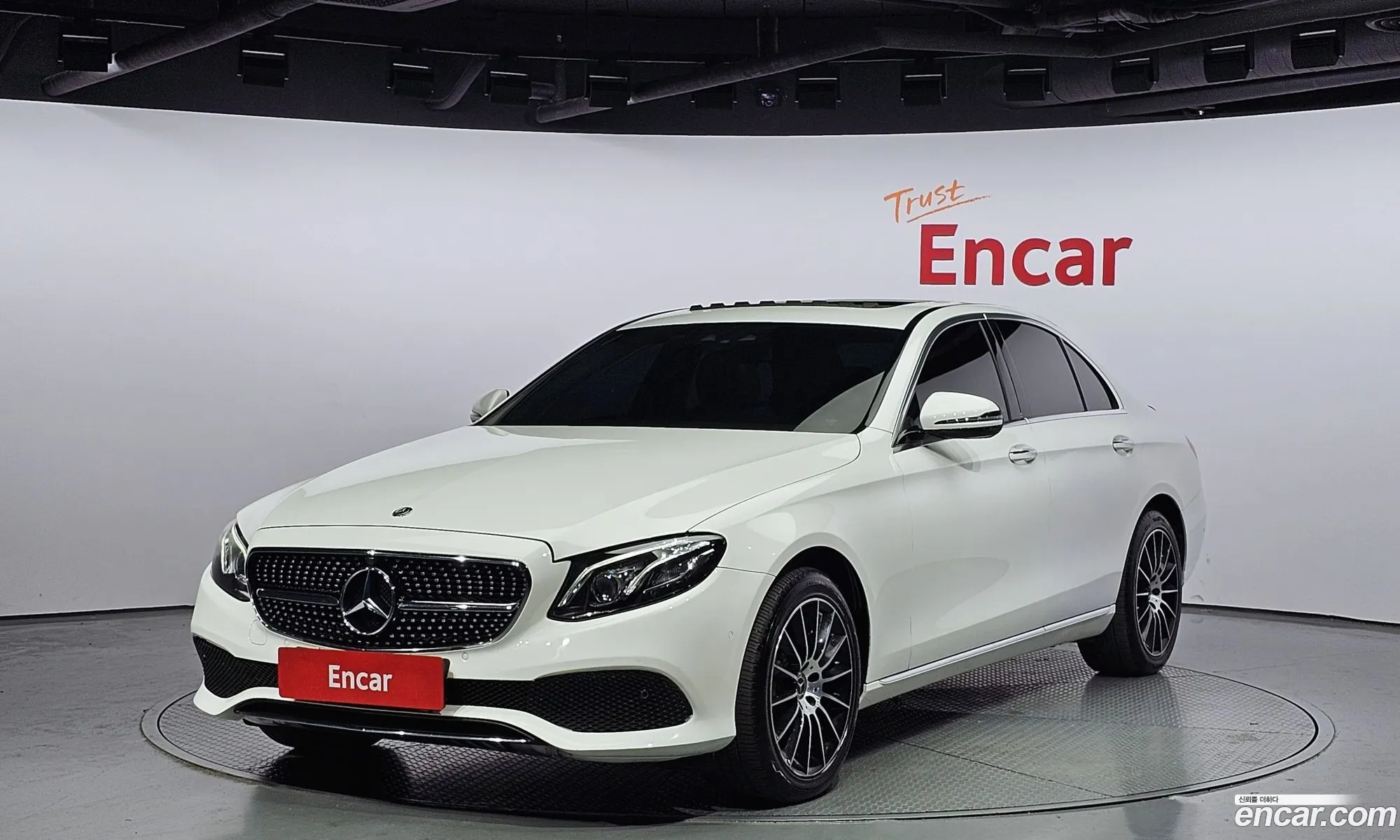 Mercedes-Benz E-Klasse E220D Avant Garde 2017 - фотография 11807309