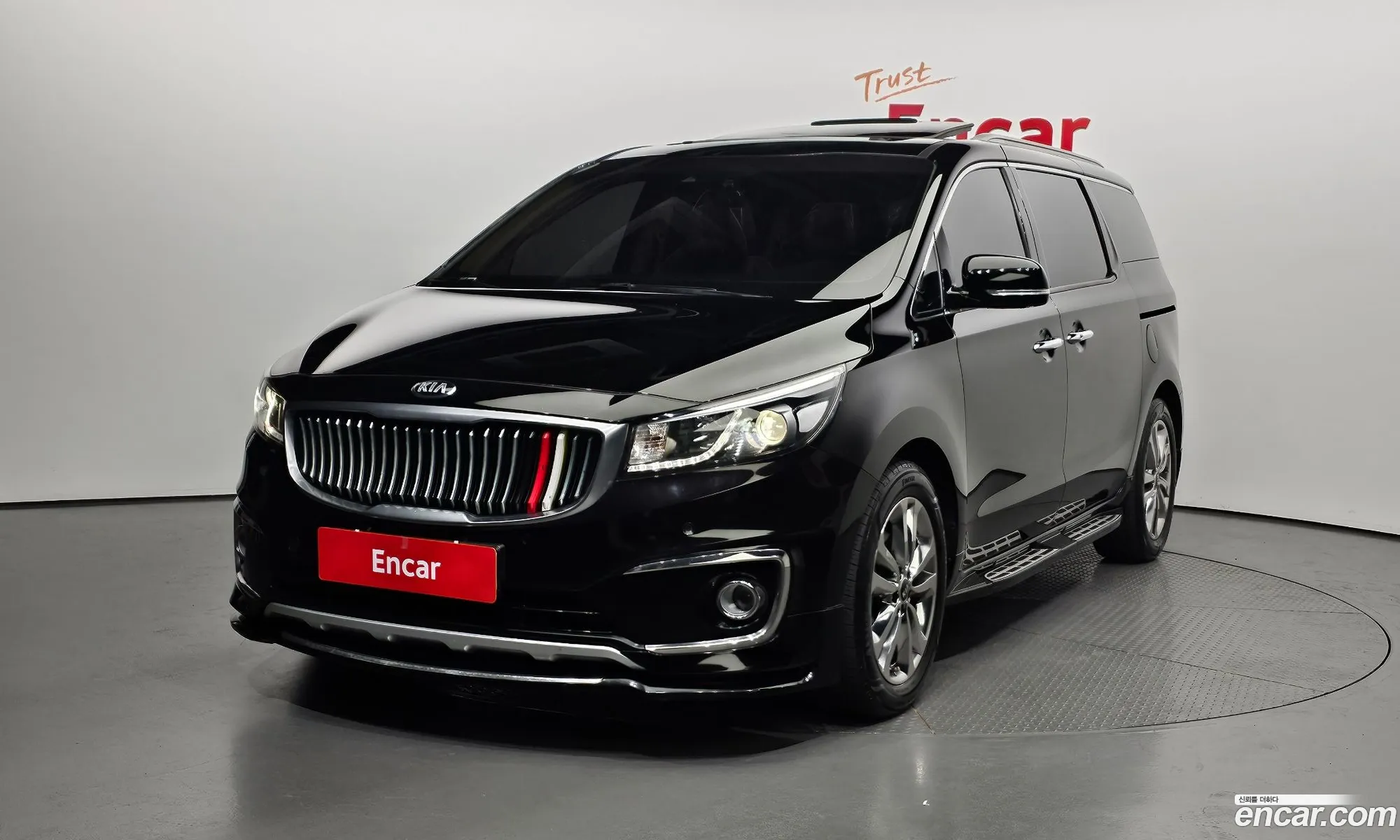 Kia Carnival 9-Seater Noblesse 2015 - фотография 11770143