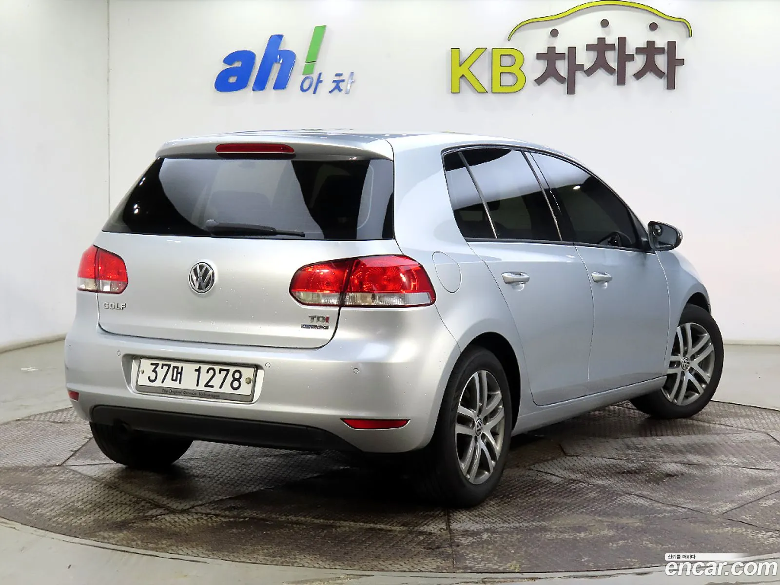 Volkswagen Golf 16 Tdi Bluemotion 2012 - фотография 8077585
