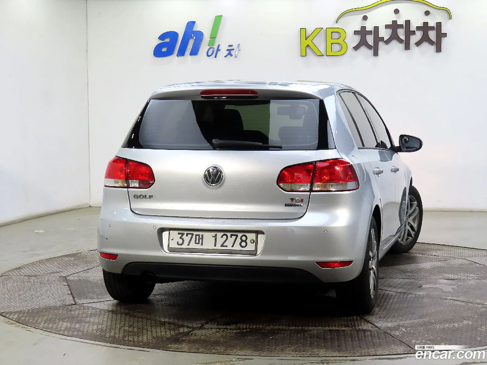 Volkswagen Golf 16 Tdi Bluemotion 2012 - фотография 8077587