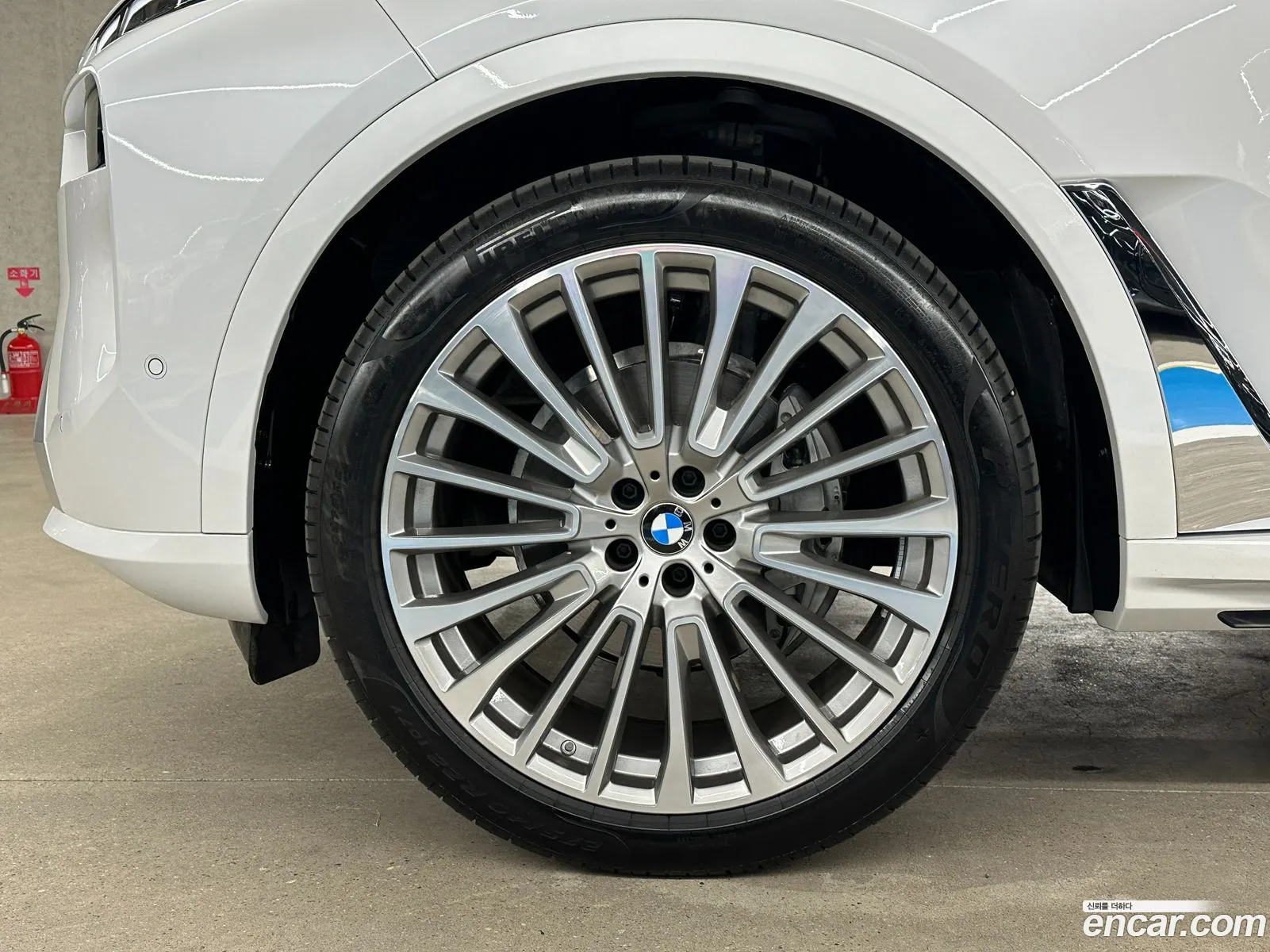 BMW X7 xDrive 40I Design Pure Excellence 6-Seater 2024 - фотография 177739