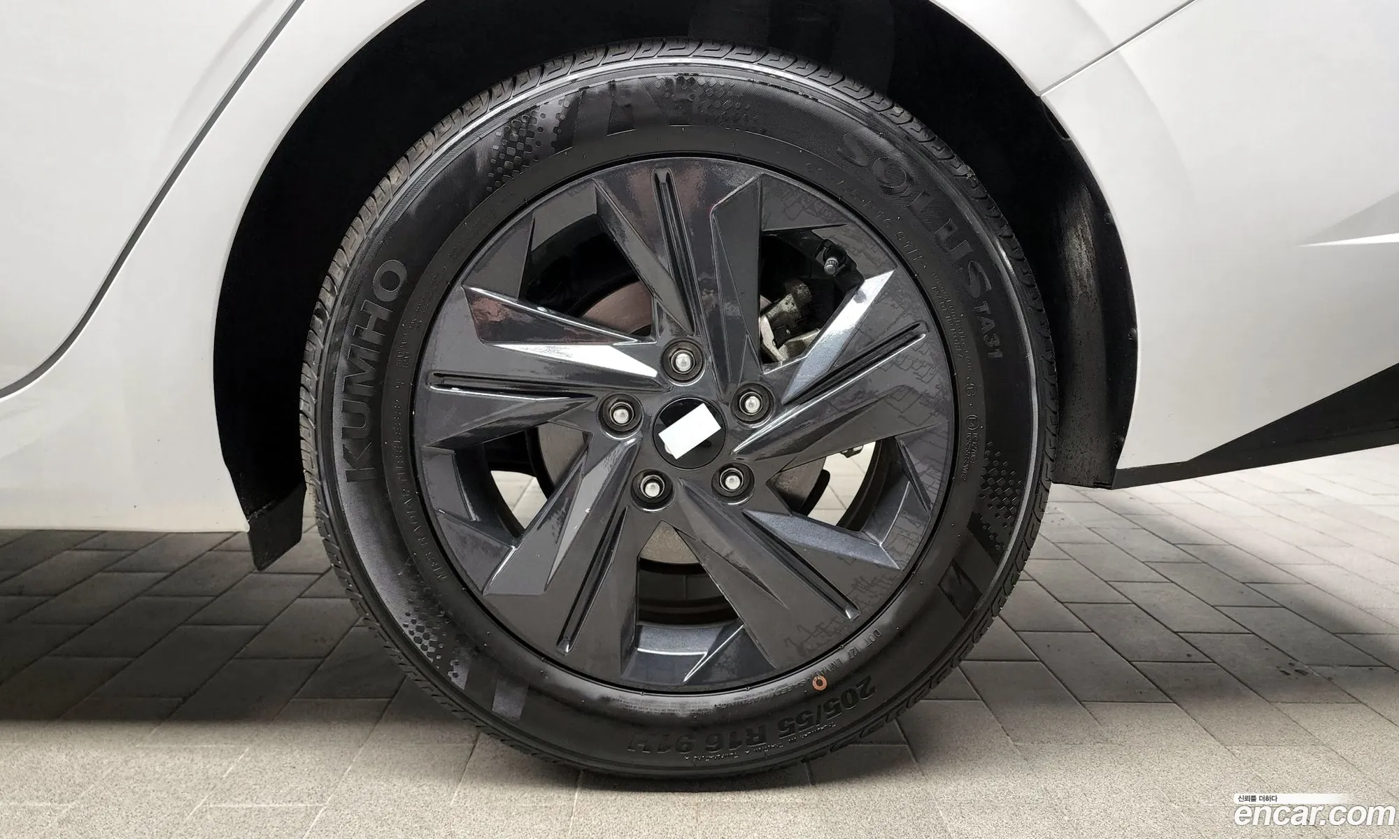 Hyundai Avante 16 2023 - фотография 11441801