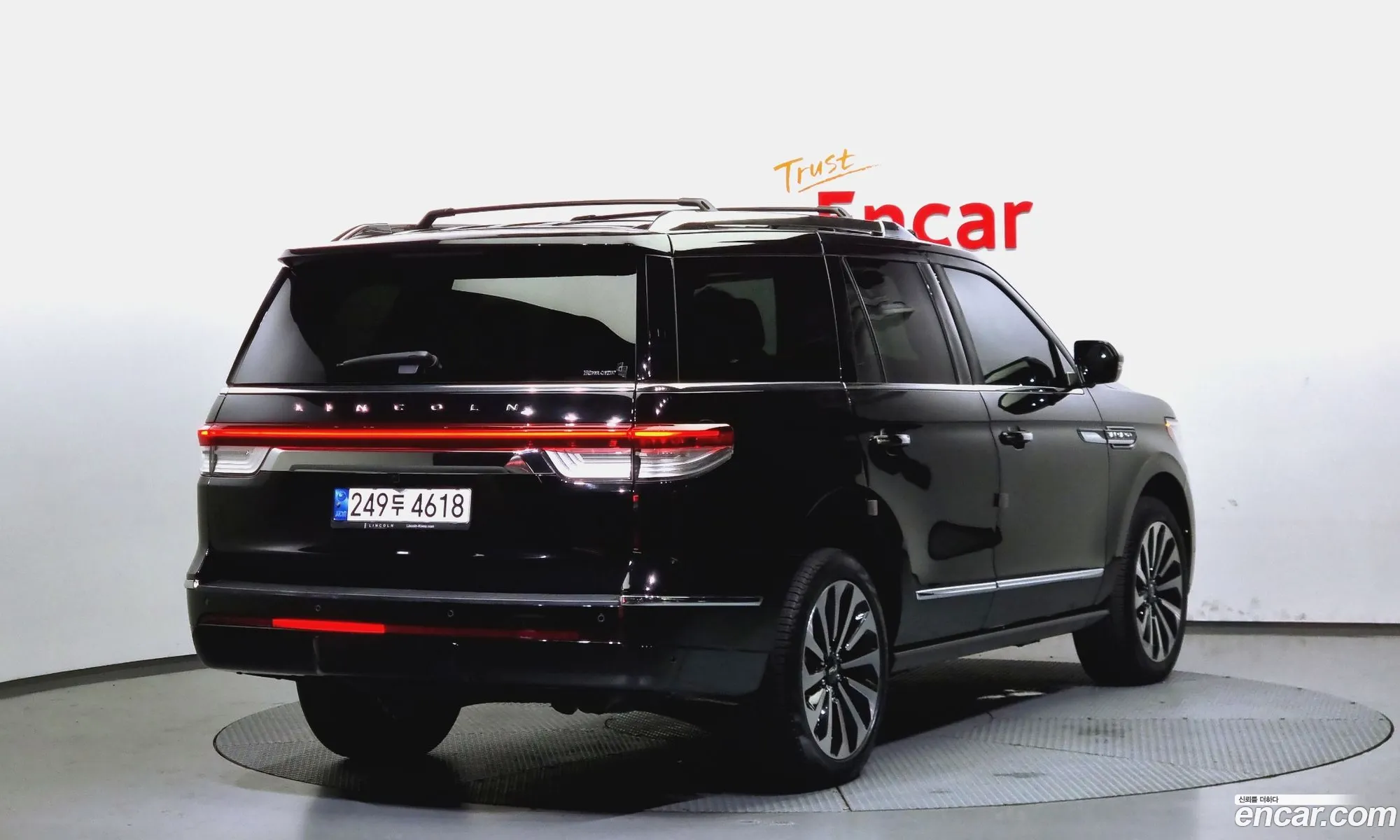 Lincoln Navigator Iv 35L 2022 - фотография 3745023