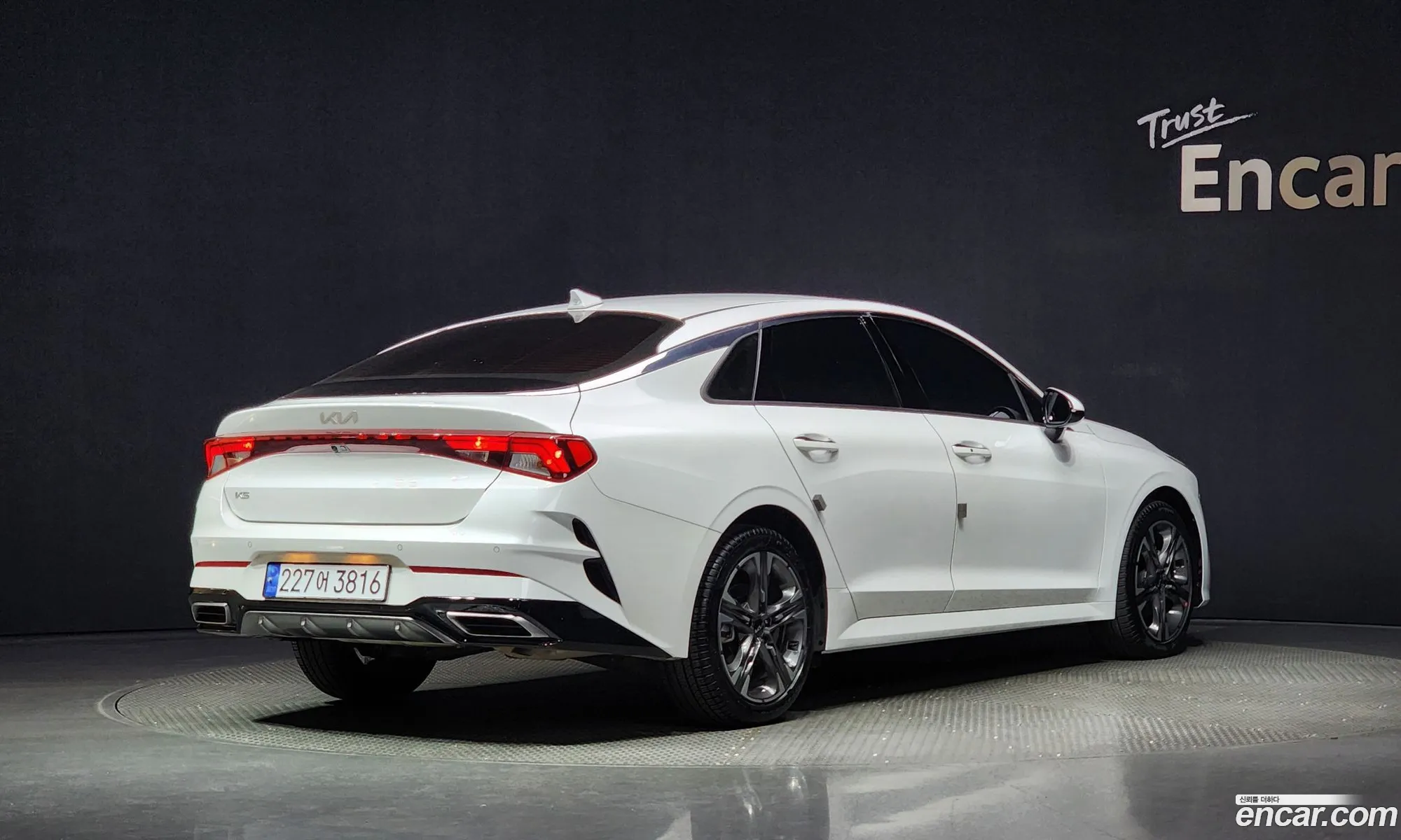 Kia K5 16 Turbo 2023 - фотография 17216855